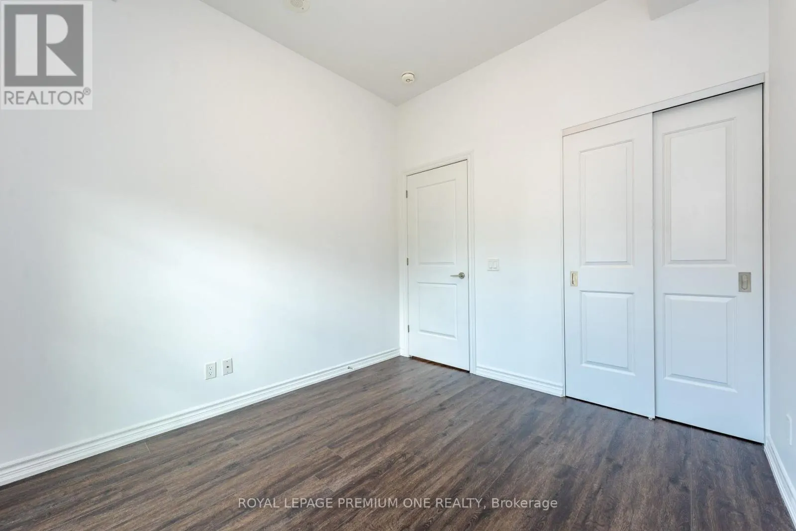 307 - 571 PRINCE EDWARD DRIVE N