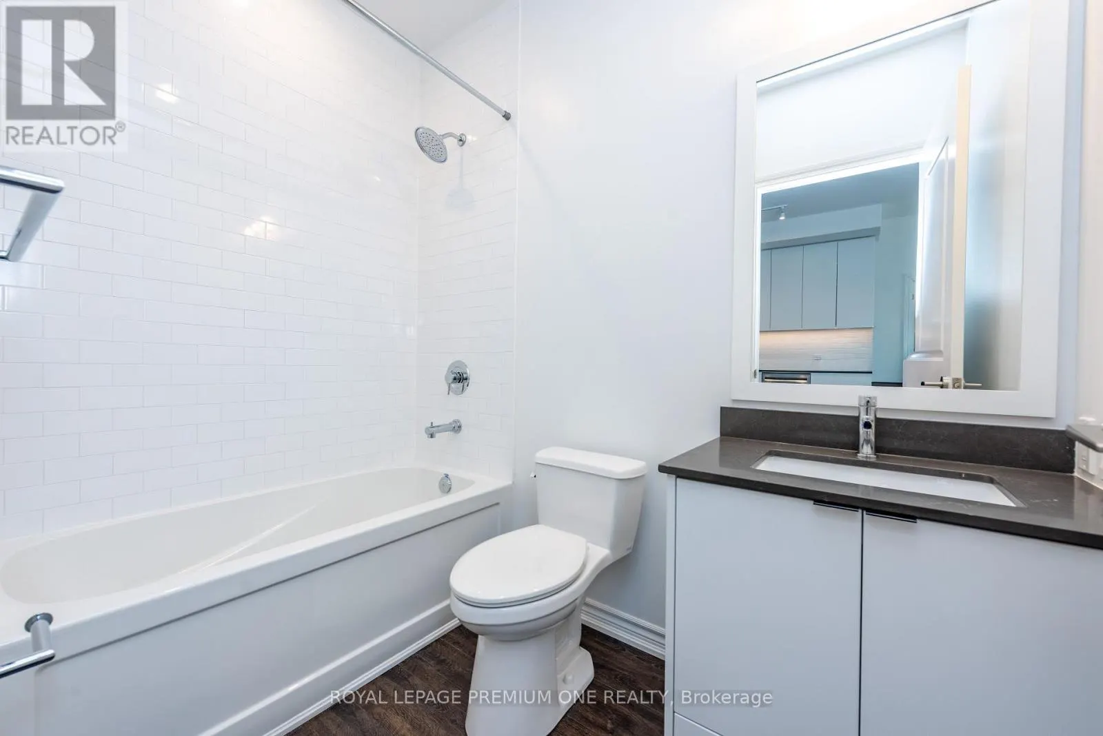 307 - 571 PRINCE EDWARD DRIVE N