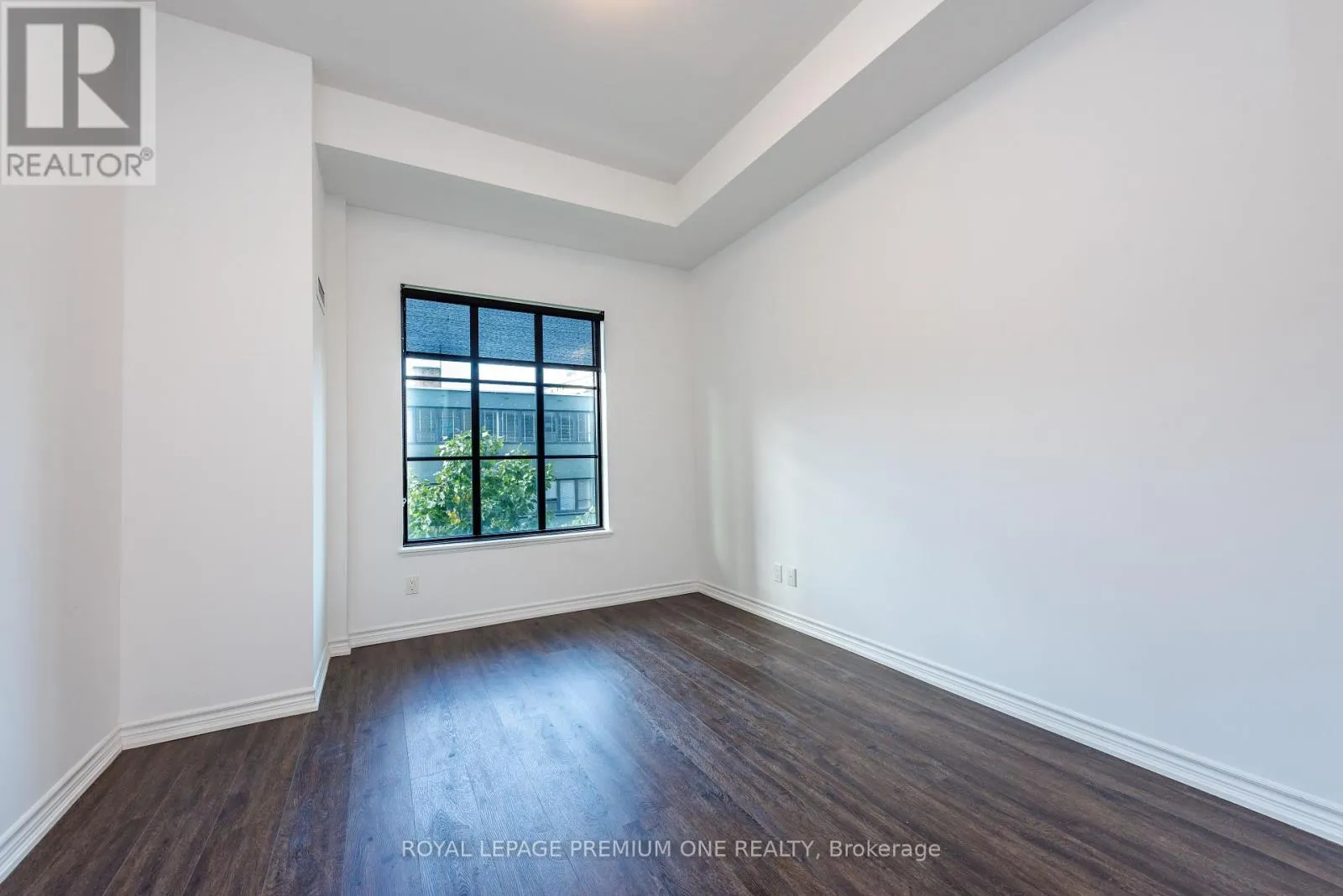 307 - 571 PRINCE EDWARD DRIVE N
