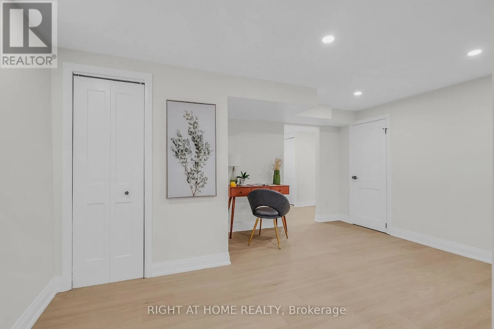 9 - 3665 FLAMEWOOD DRIVE