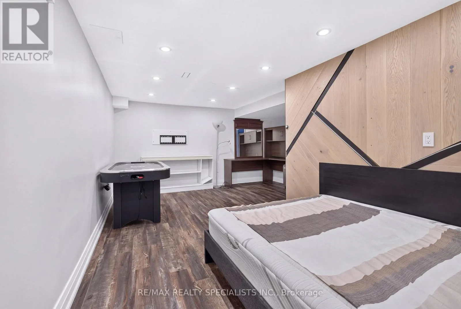 17 - 5610 MONTEVIDEO ROAD