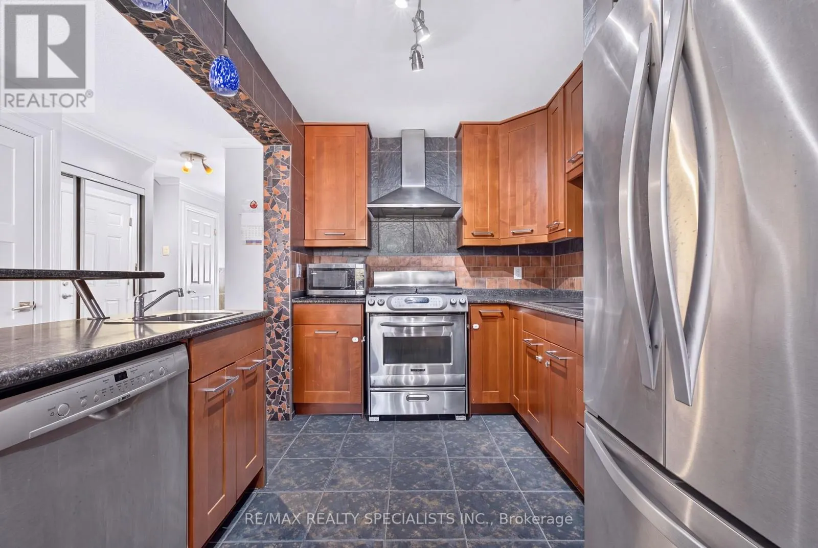 17 - 5610 MONTEVIDEO ROAD