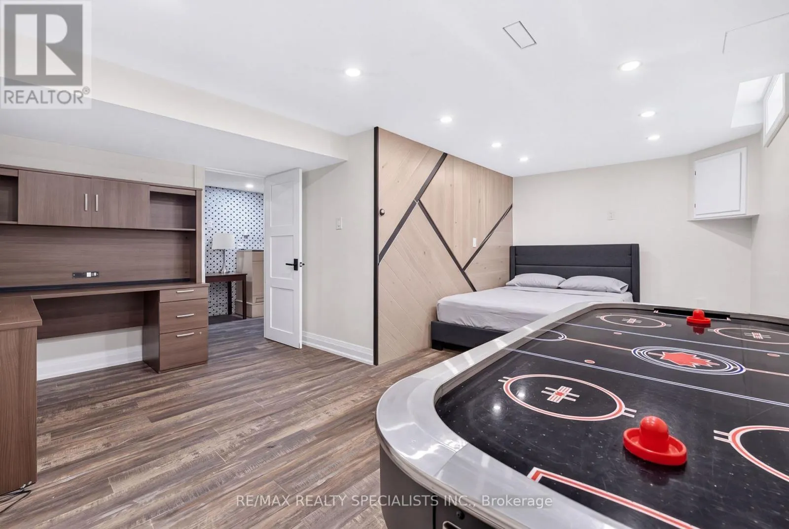 17 - 5610 MONTEVIDEO ROAD