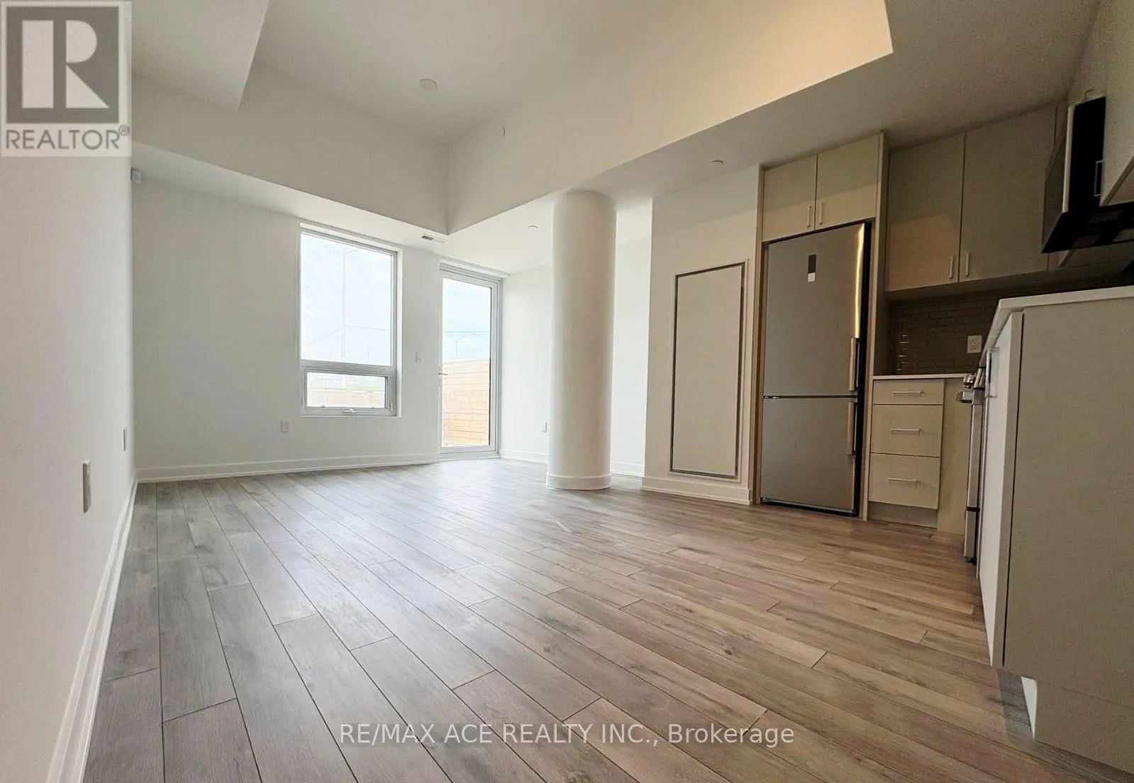 146 - 1005 DUNDAS STREET E