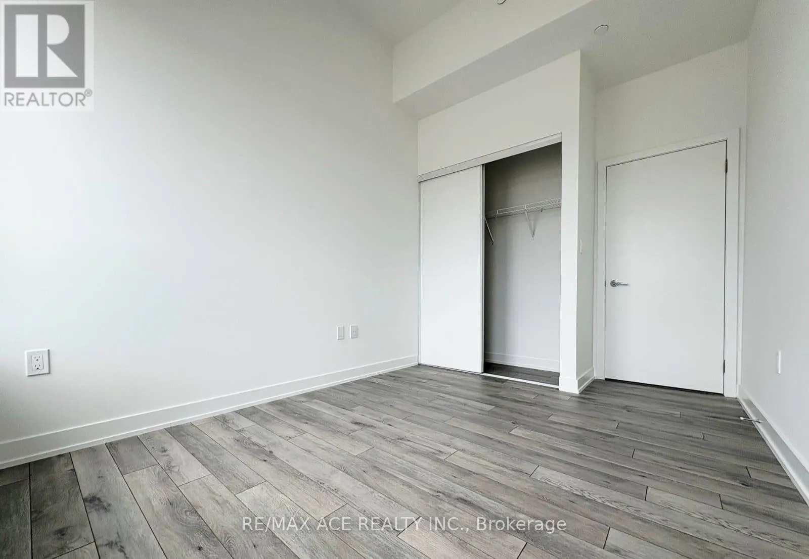 146 - 1005 DUNDAS STREET E