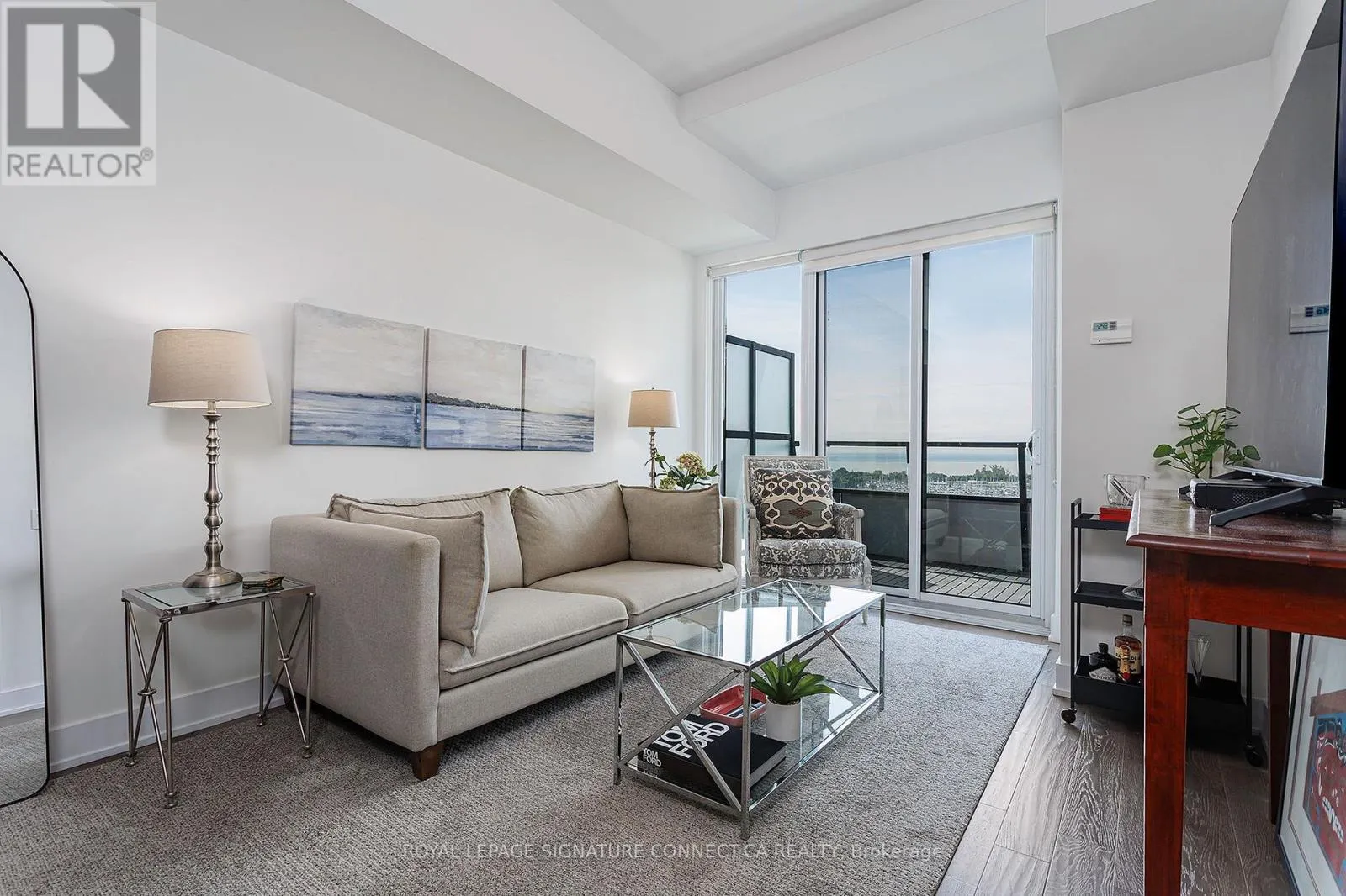 1319 - 30 SHORE BREEZE DRIVE