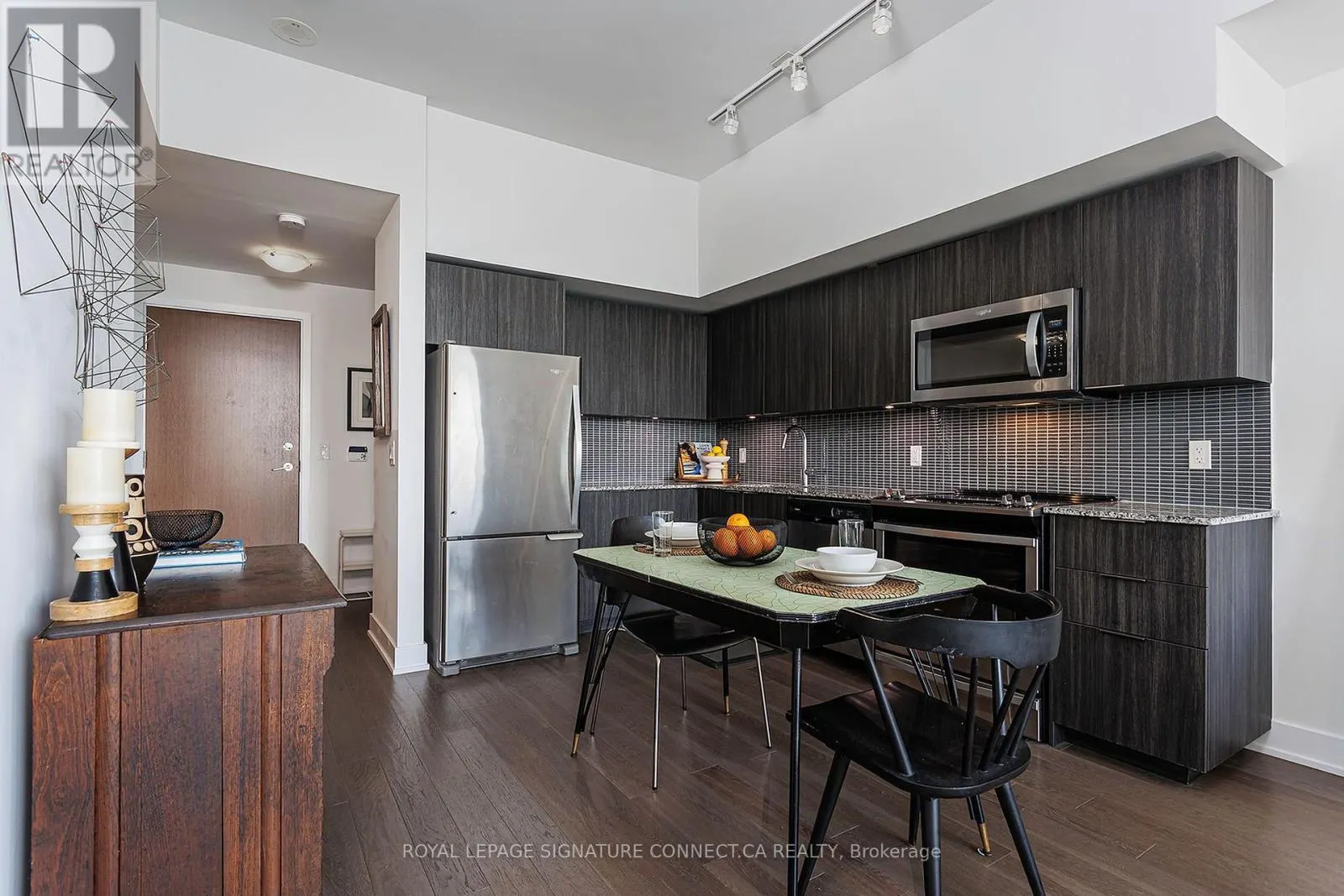 1319 - 30 SHORE BREEZE DRIVE