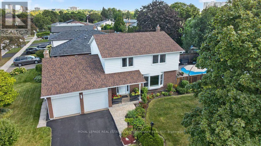 838 SADDLE CRESCENT