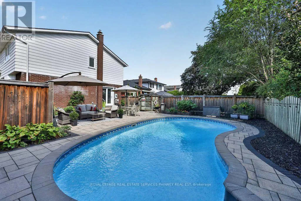 838 SADDLE CRESCENT