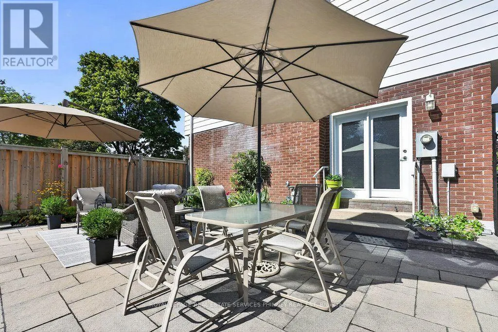 838 SADDLE CRESCENT