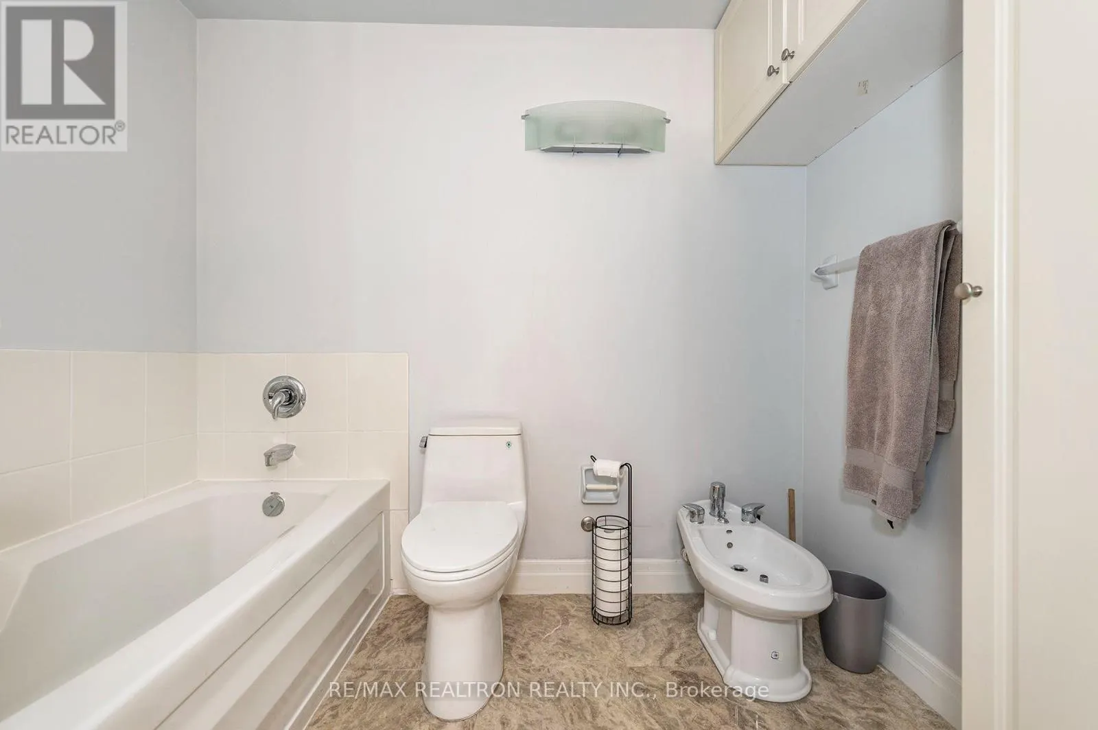 210 - 58 MARINE PARADE DRIVE