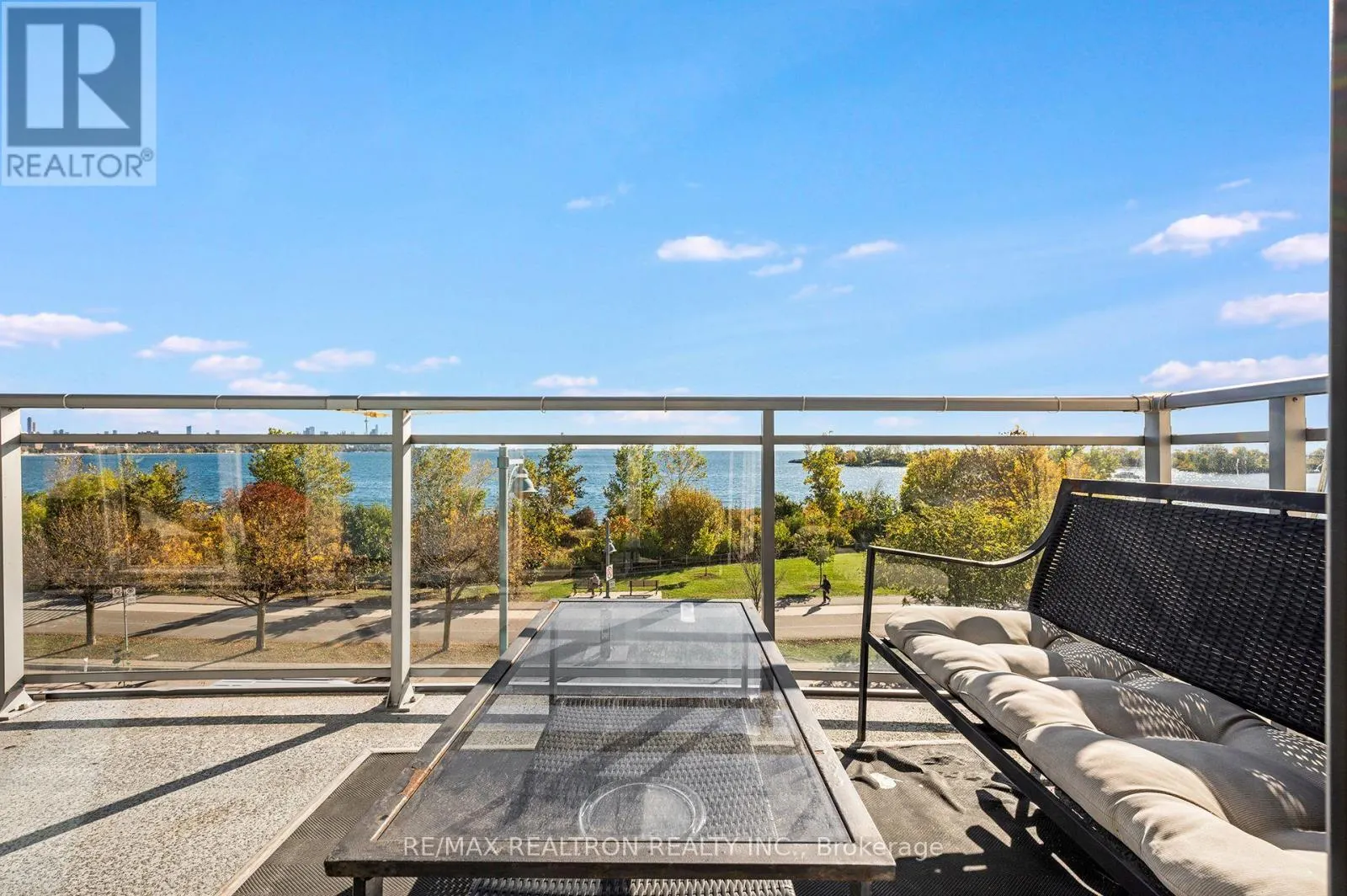 210 - 58 MARINE PARADE DRIVE