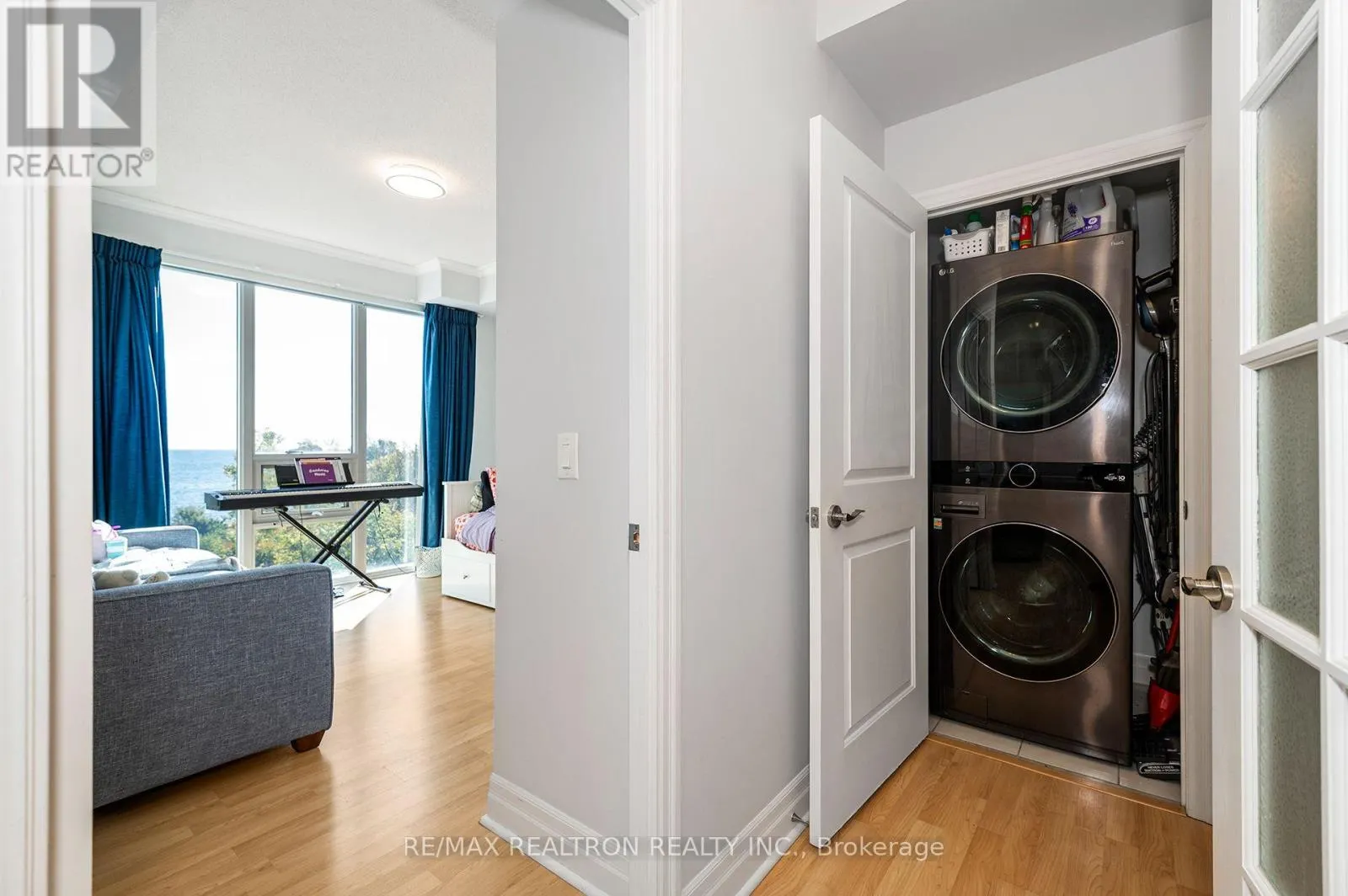 210 - 58 MARINE PARADE DRIVE