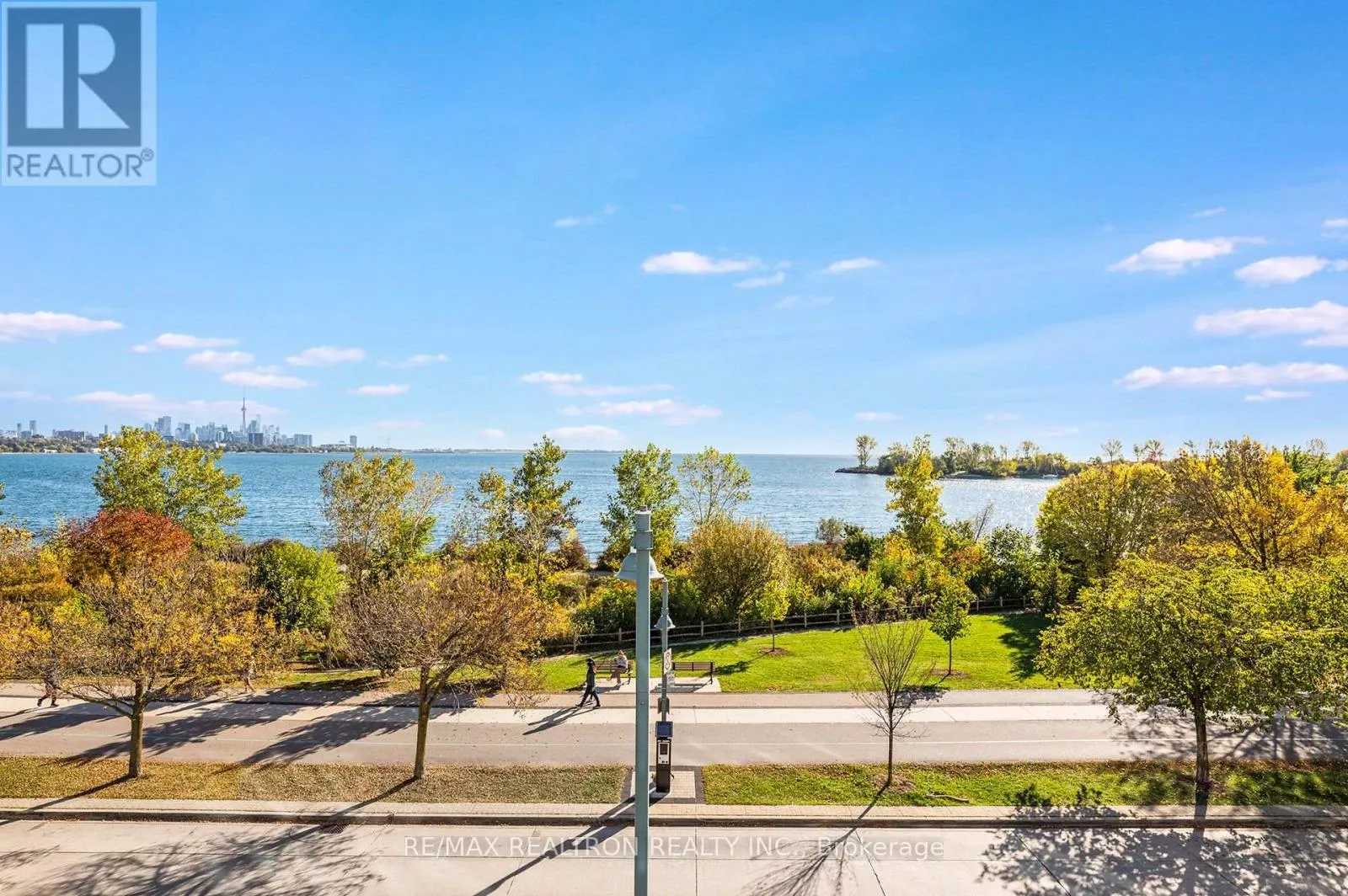 210 - 58 MARINE PARADE DRIVE