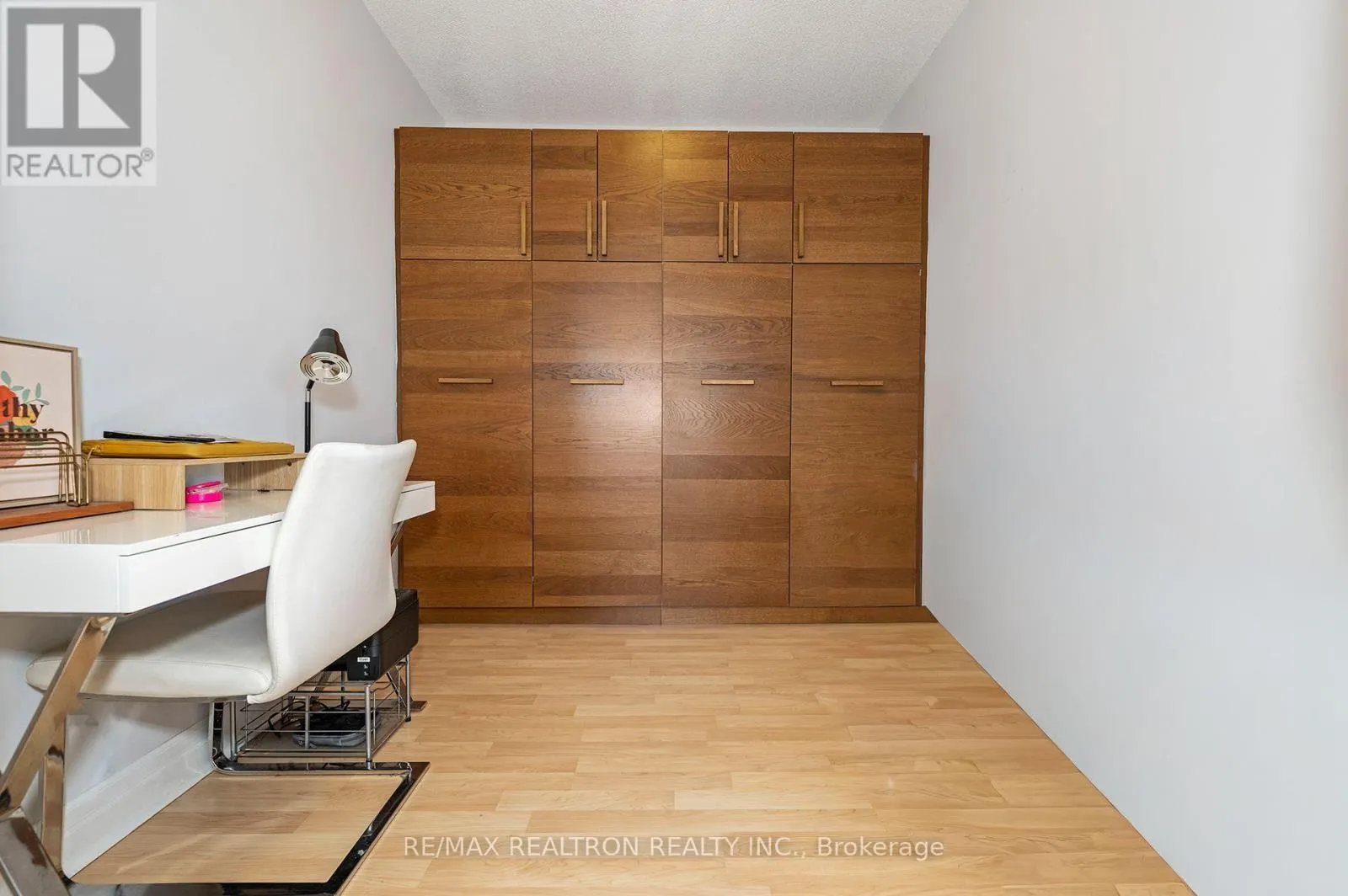210 - 58 MARINE PARADE DRIVE