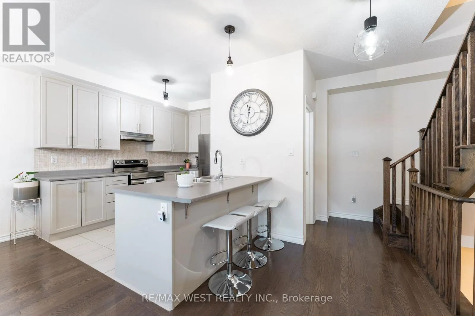 29 ARROWVIEW DRIVE