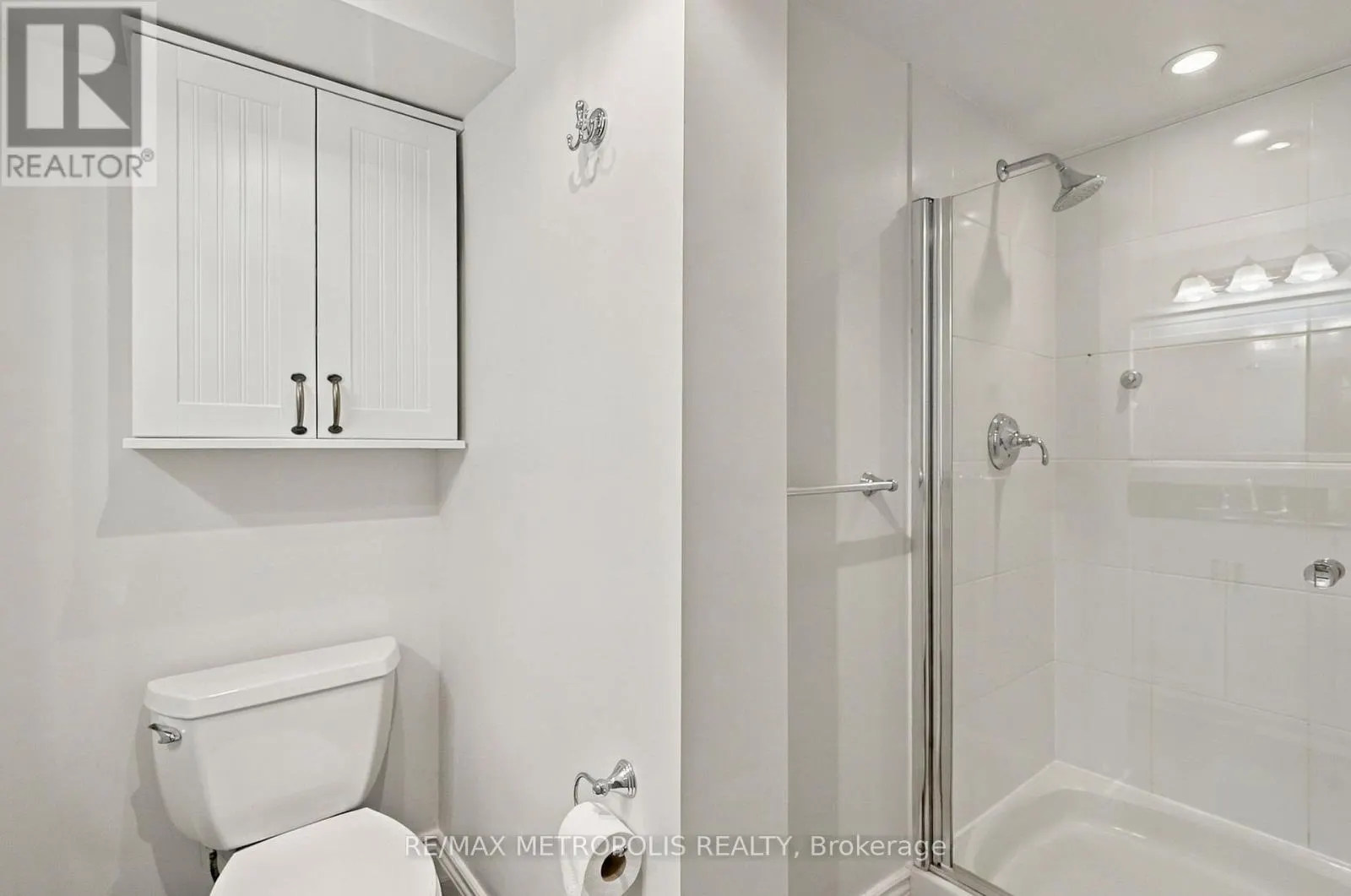 1228 ELGIN CRESCENT