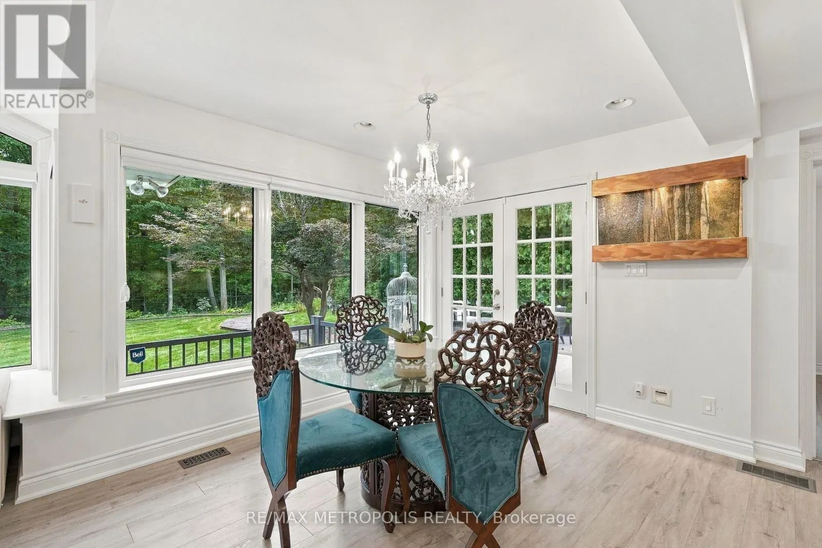 1228 ELGIN CRESCENT