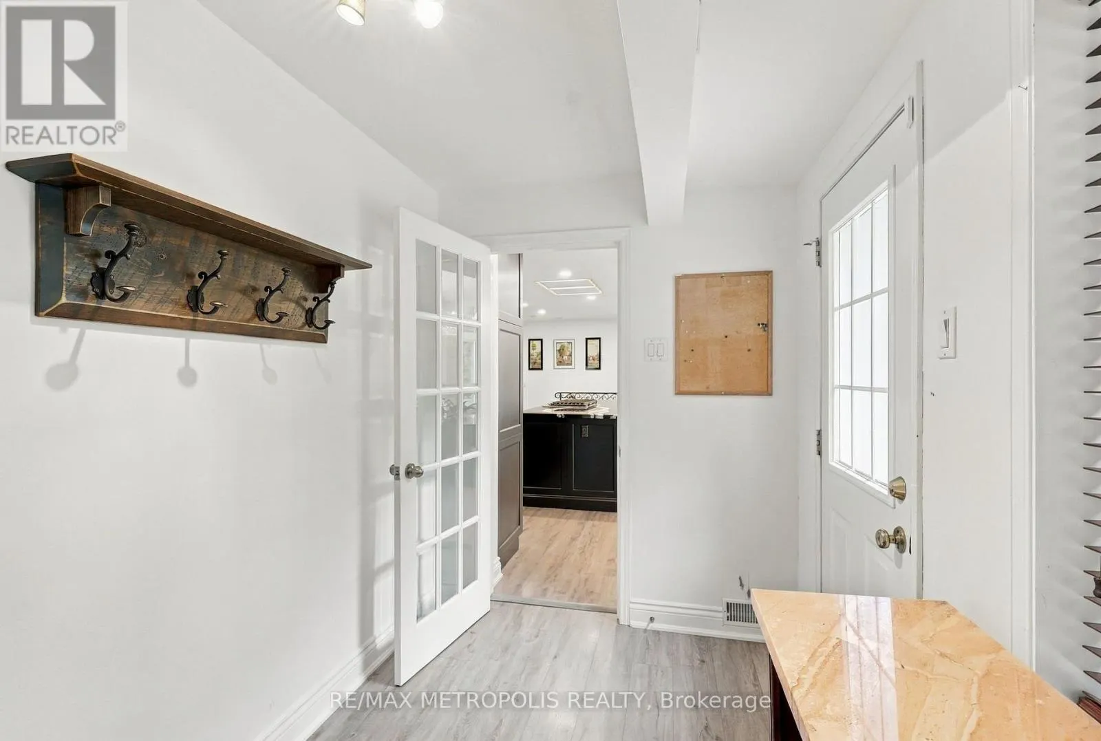 1228 ELGIN CRESCENT