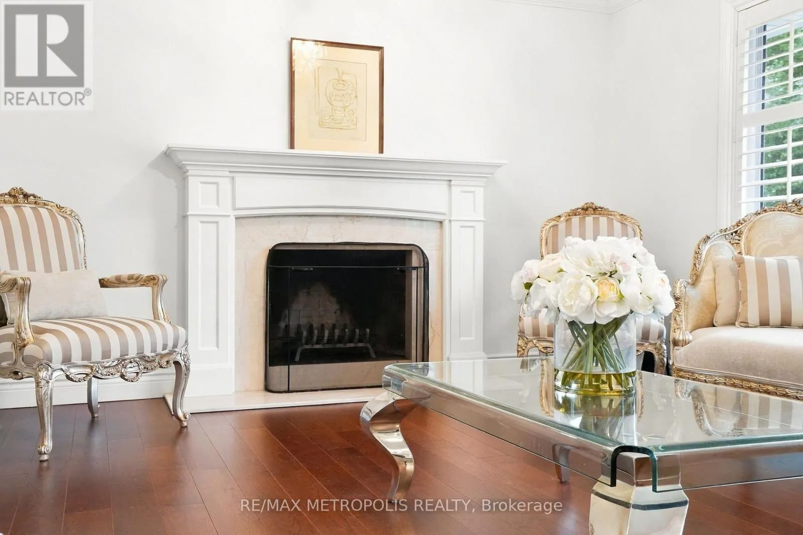 1228 ELGIN CRESCENT