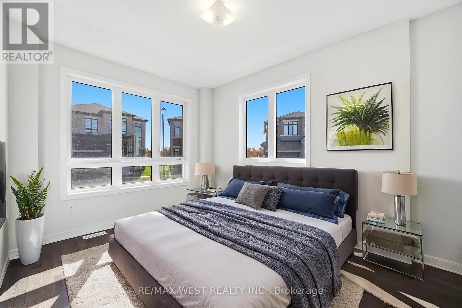 944 APPLE TERRACE