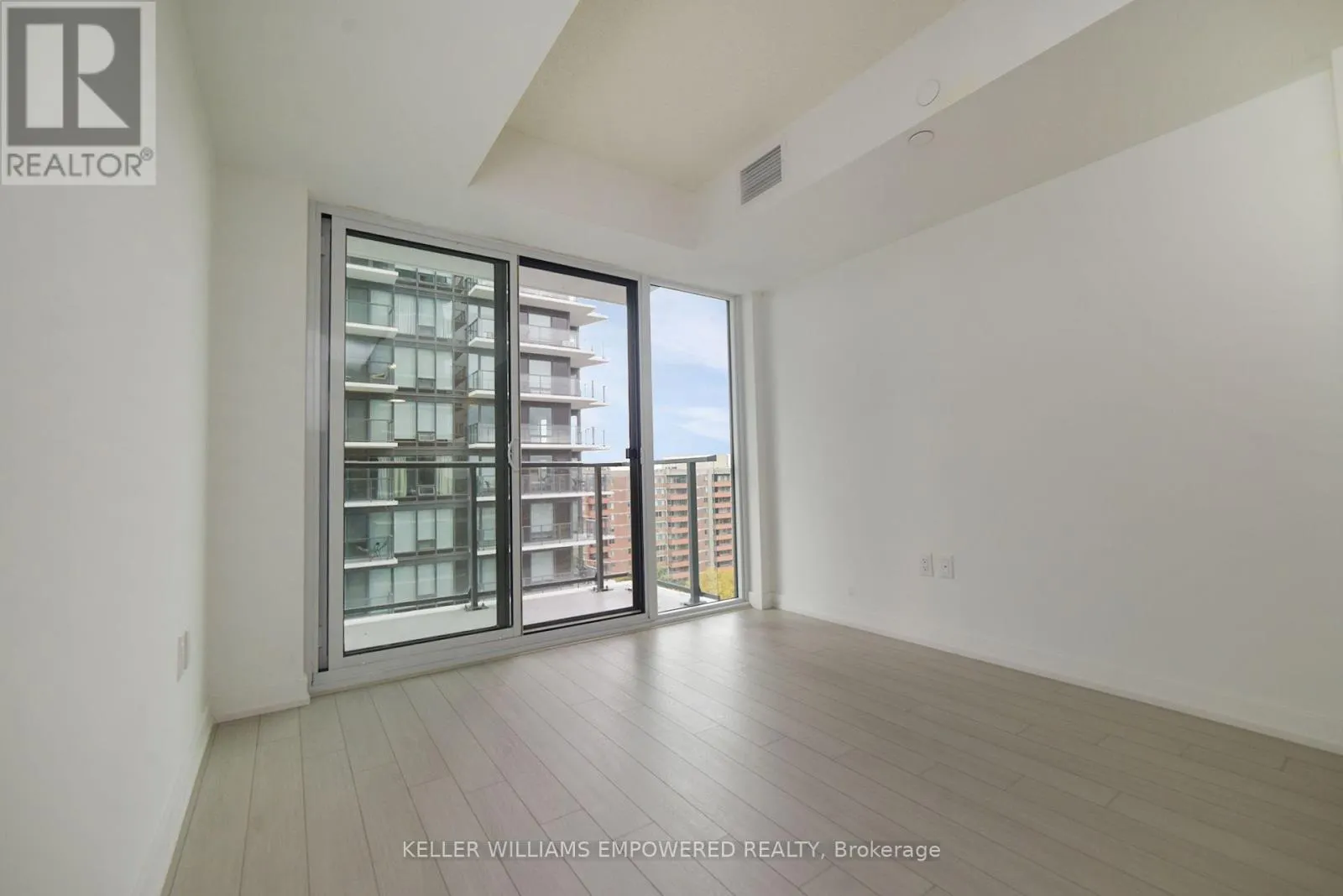 1218 - 4010 EGLINTON AVENUE W