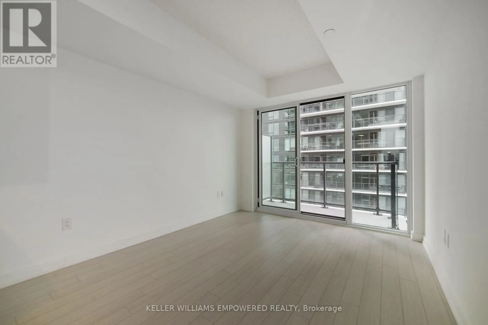 1218 - 4010 EGLINTON AVENUE W