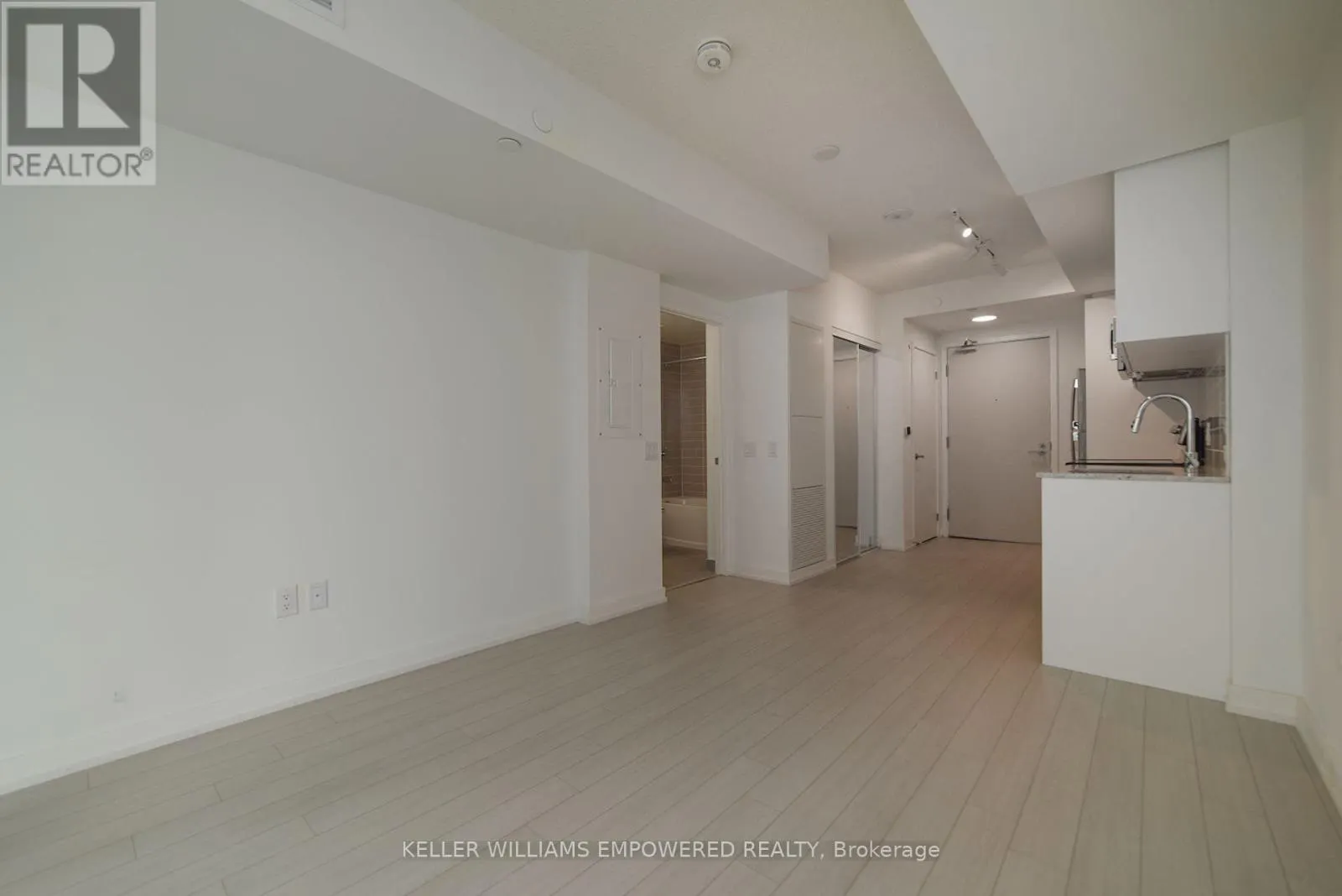 1218 - 4010 EGLINTON AVENUE W
