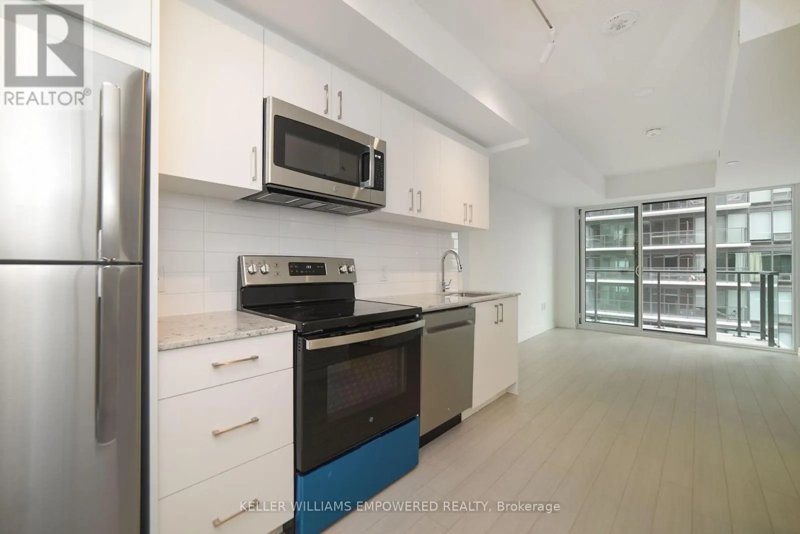 1218 - 4010 EGLINTON AVENUE W