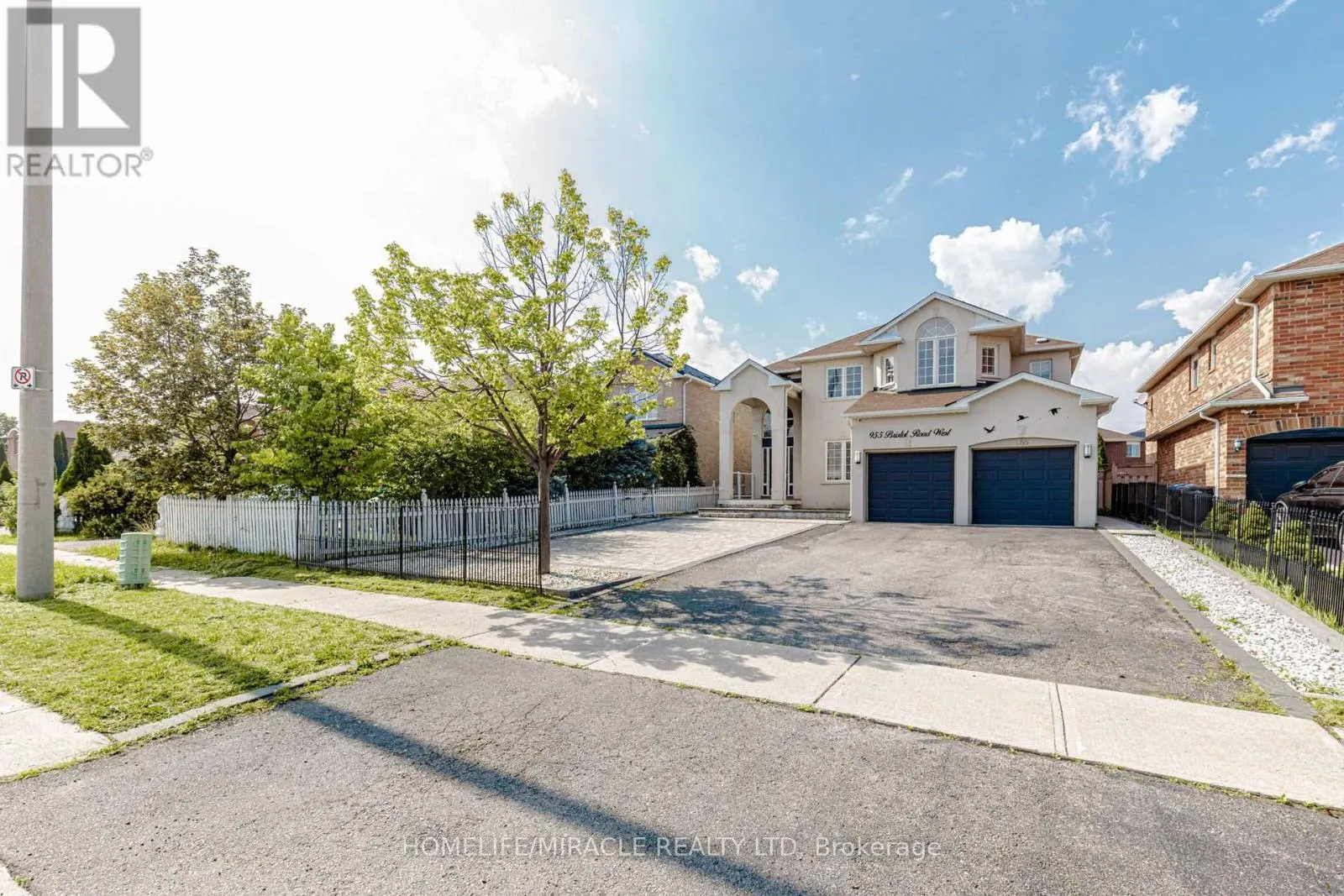955 BRISTOL ROAD W