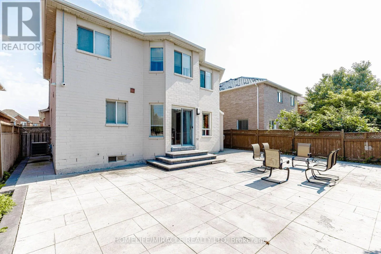 955 BRISTOL ROAD W