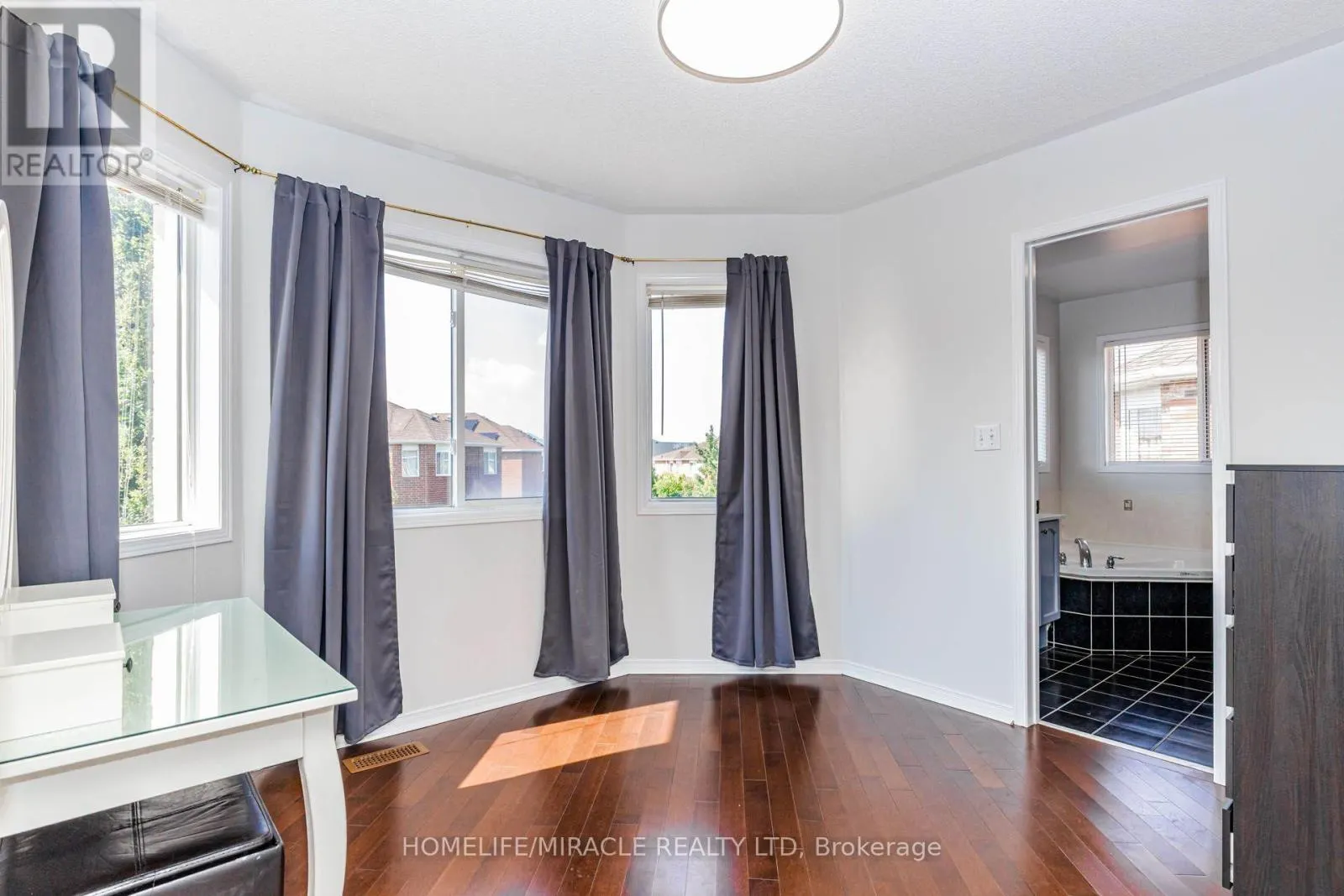 955 BRISTOL ROAD W