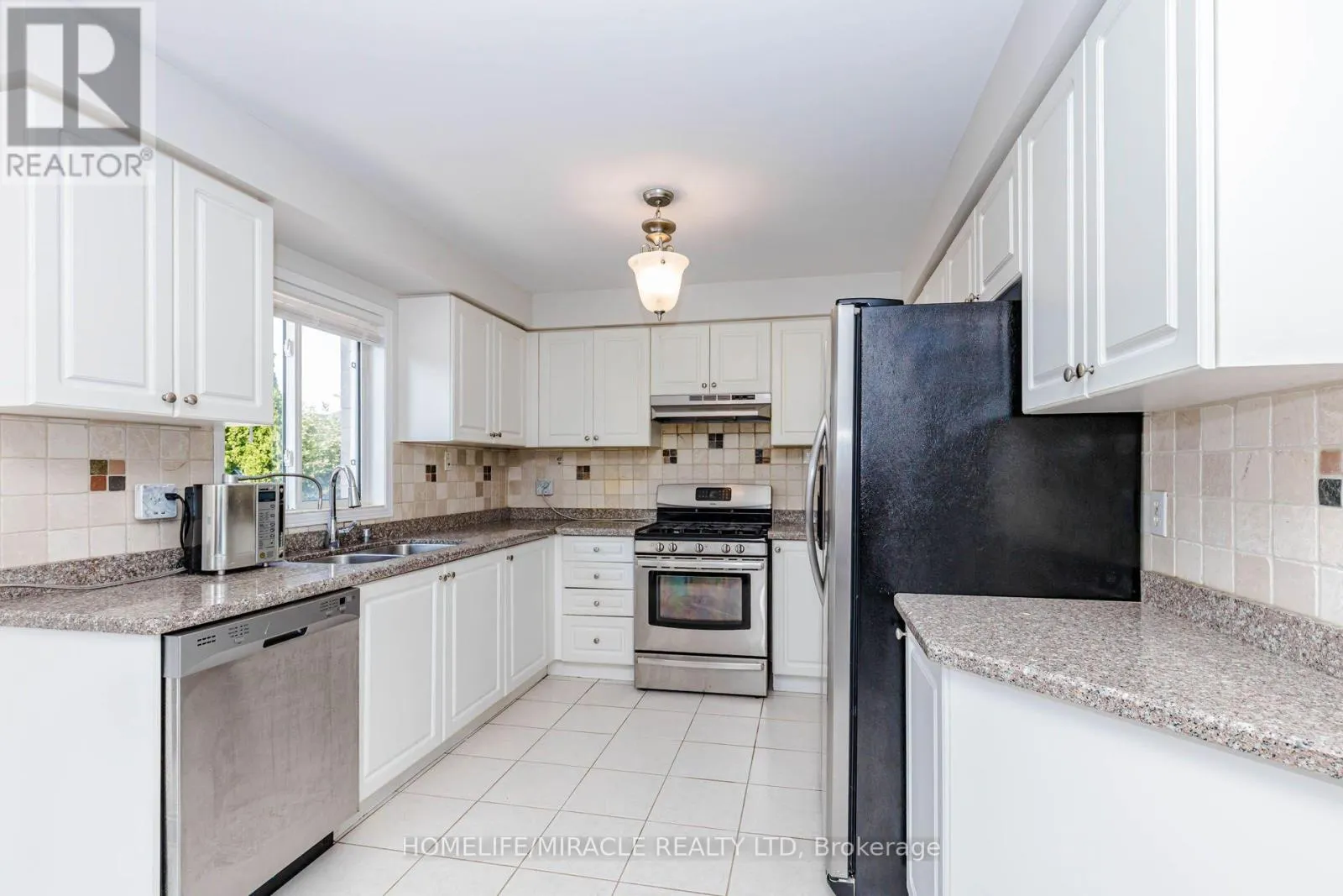 955 BRISTOL ROAD W