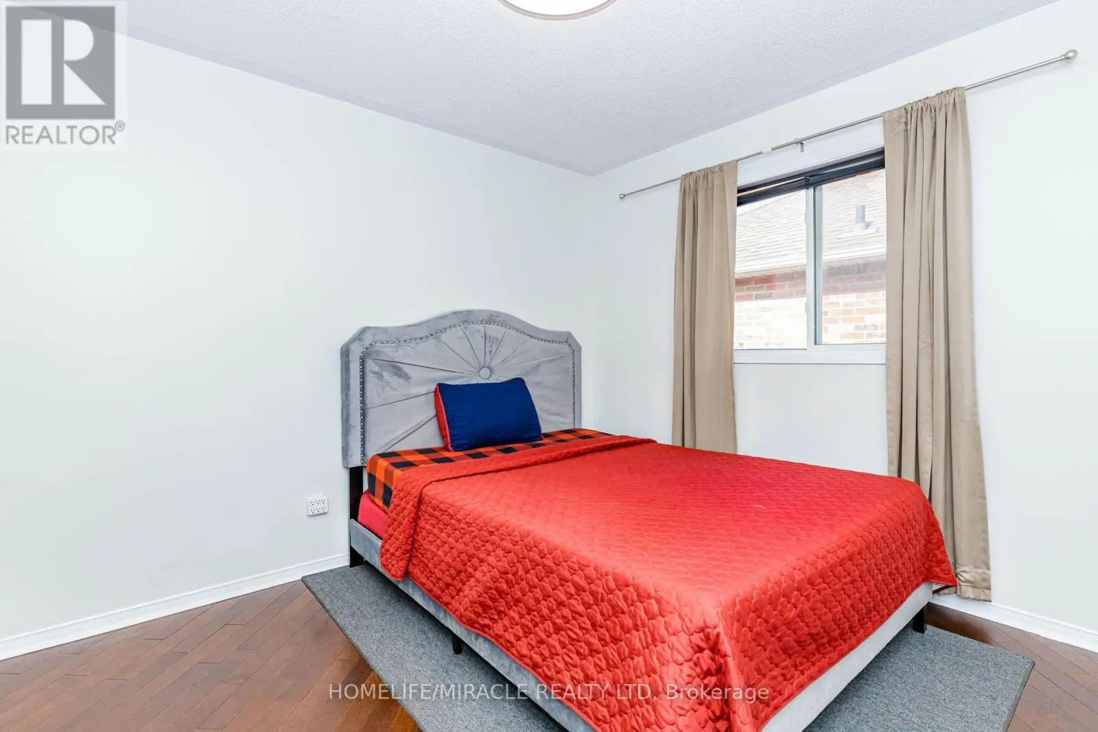 955 BRISTOL ROAD W