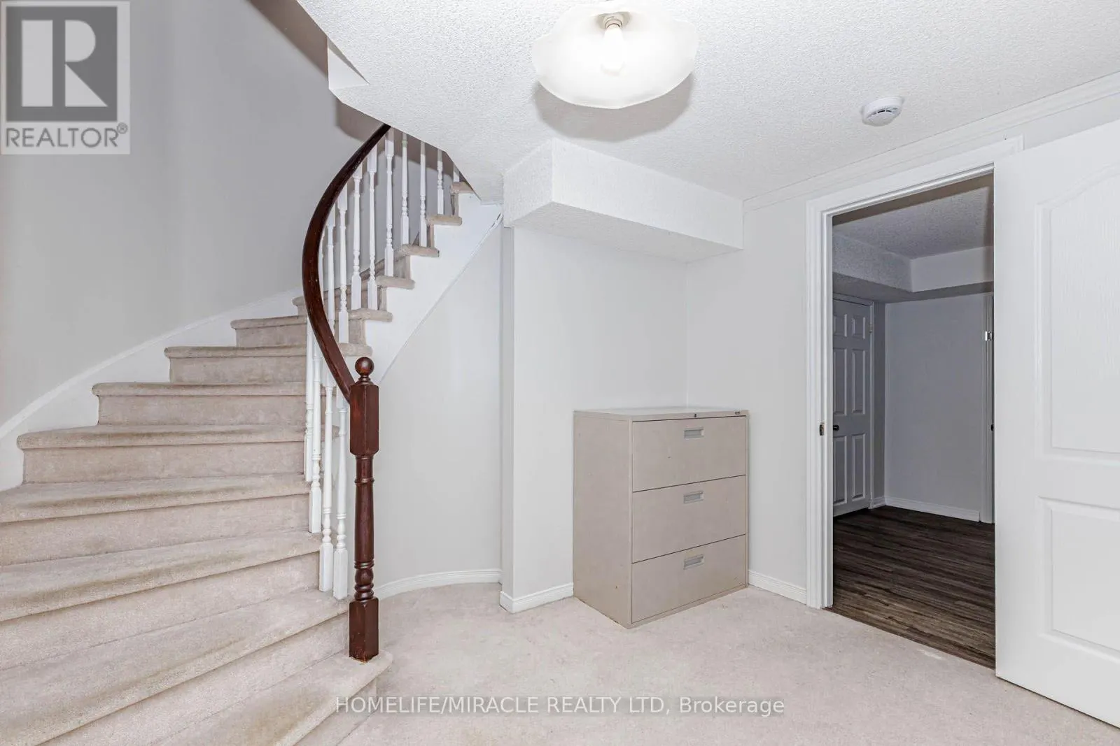 955 BRISTOL ROAD W