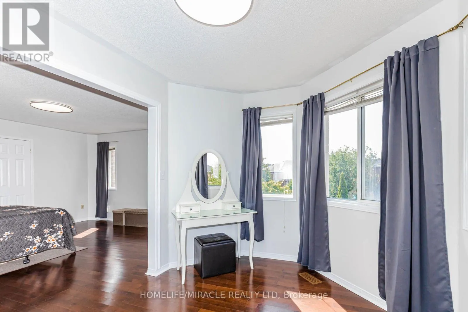 955 BRISTOL ROAD W
