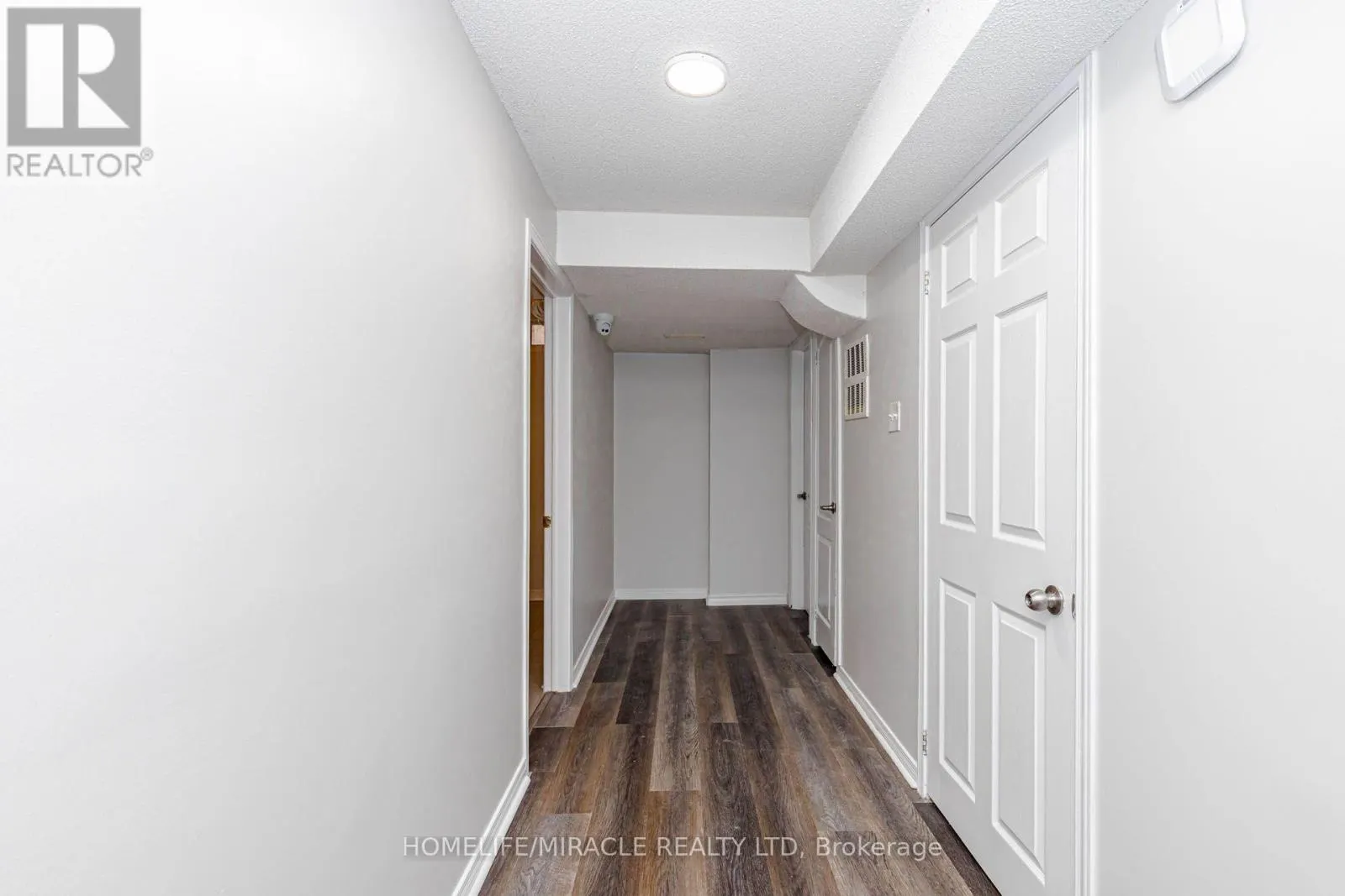 955 BRISTOL ROAD W