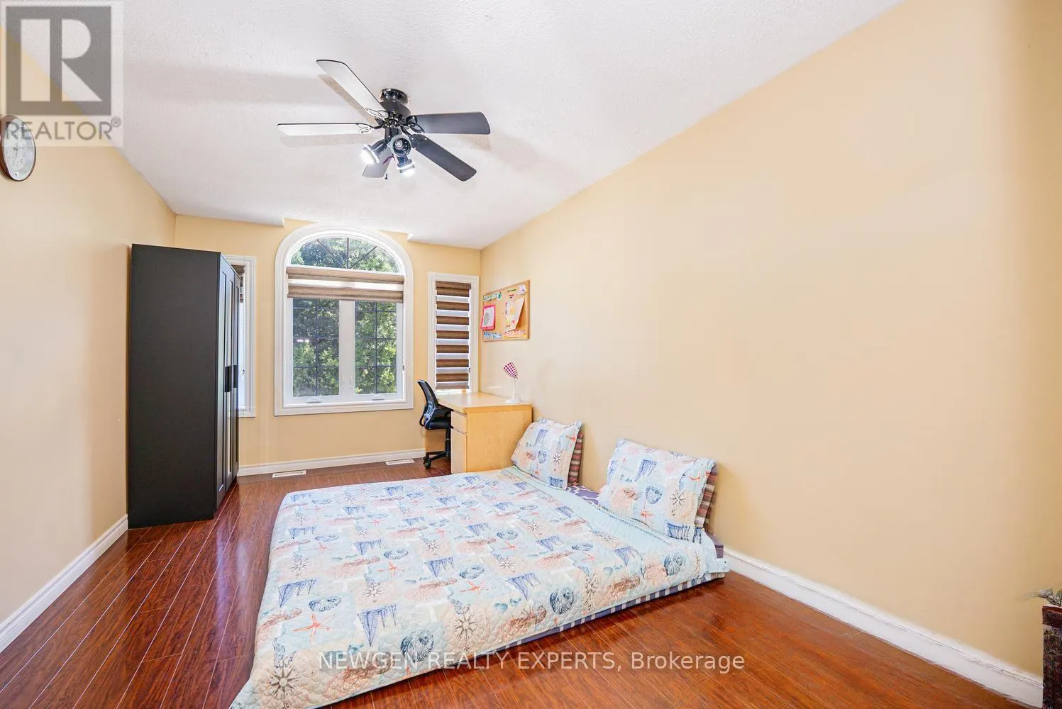 42 MCCLEAVE CRESCENT