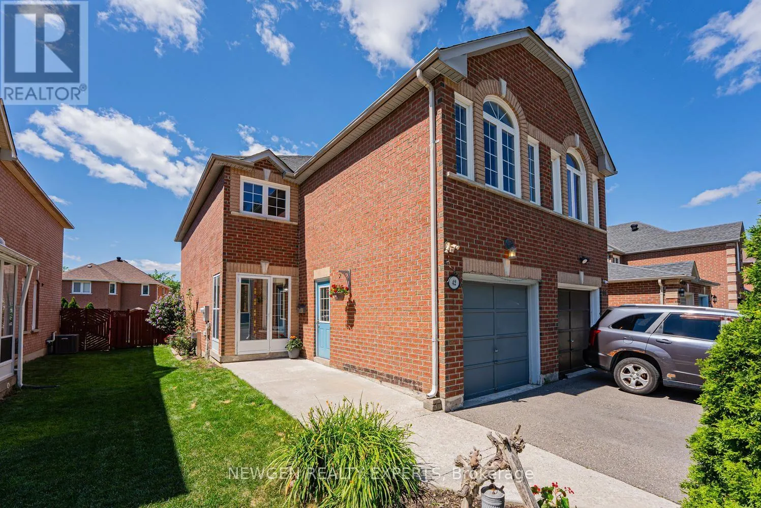42 MCCLEAVE CRESCENT