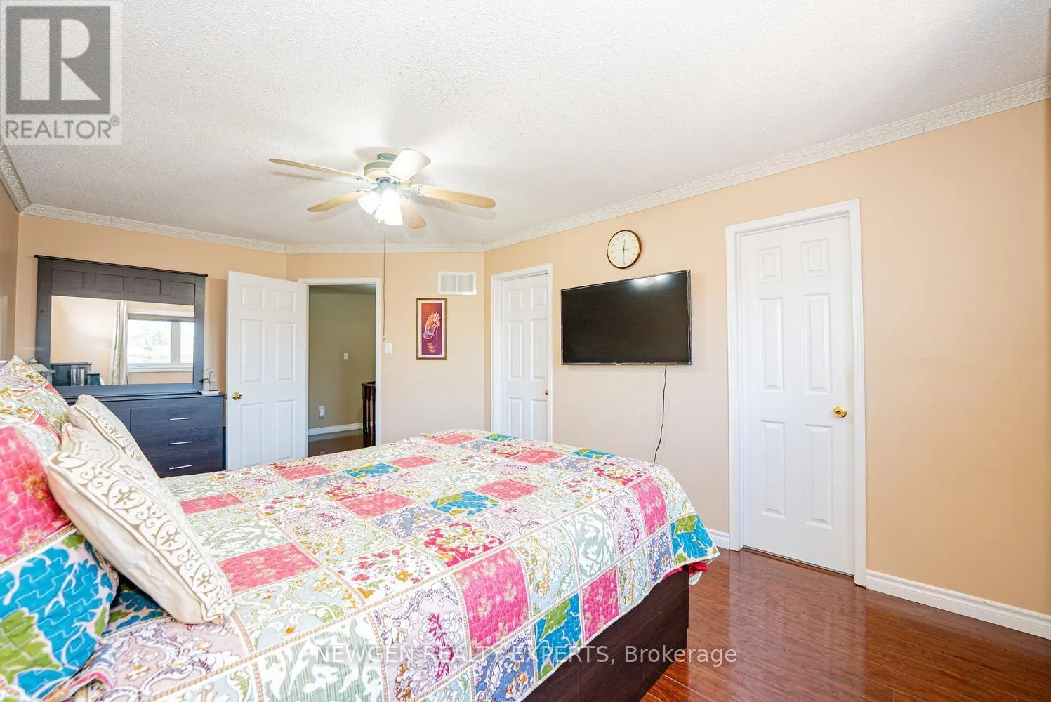 42 MCCLEAVE CRESCENT