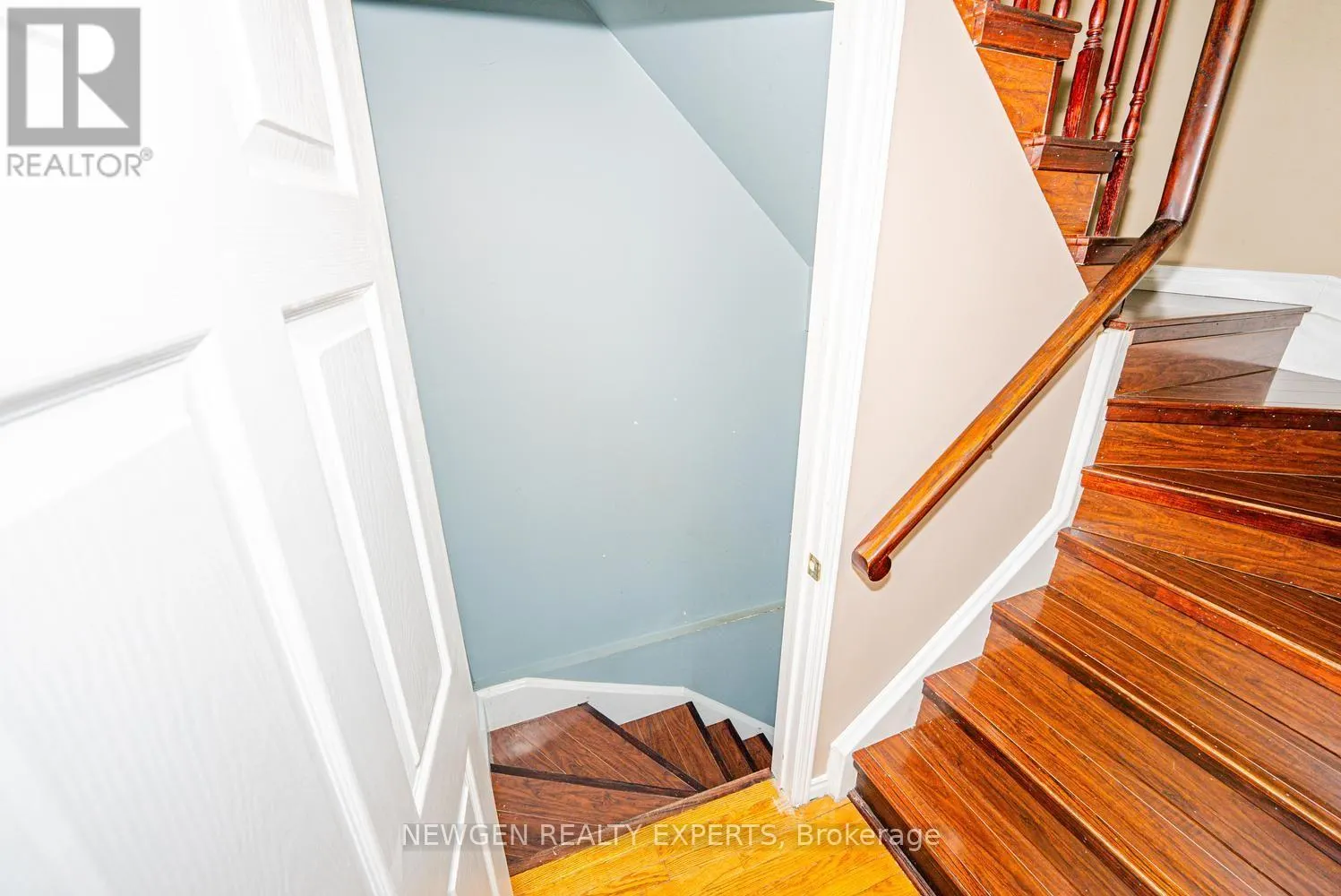 42 MCCLEAVE CRESCENT