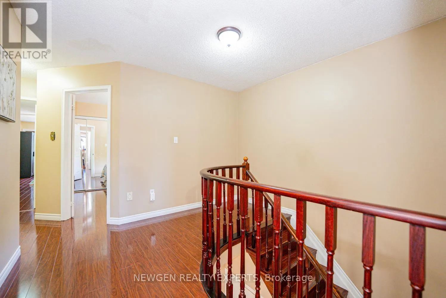 42 MCCLEAVE CRESCENT