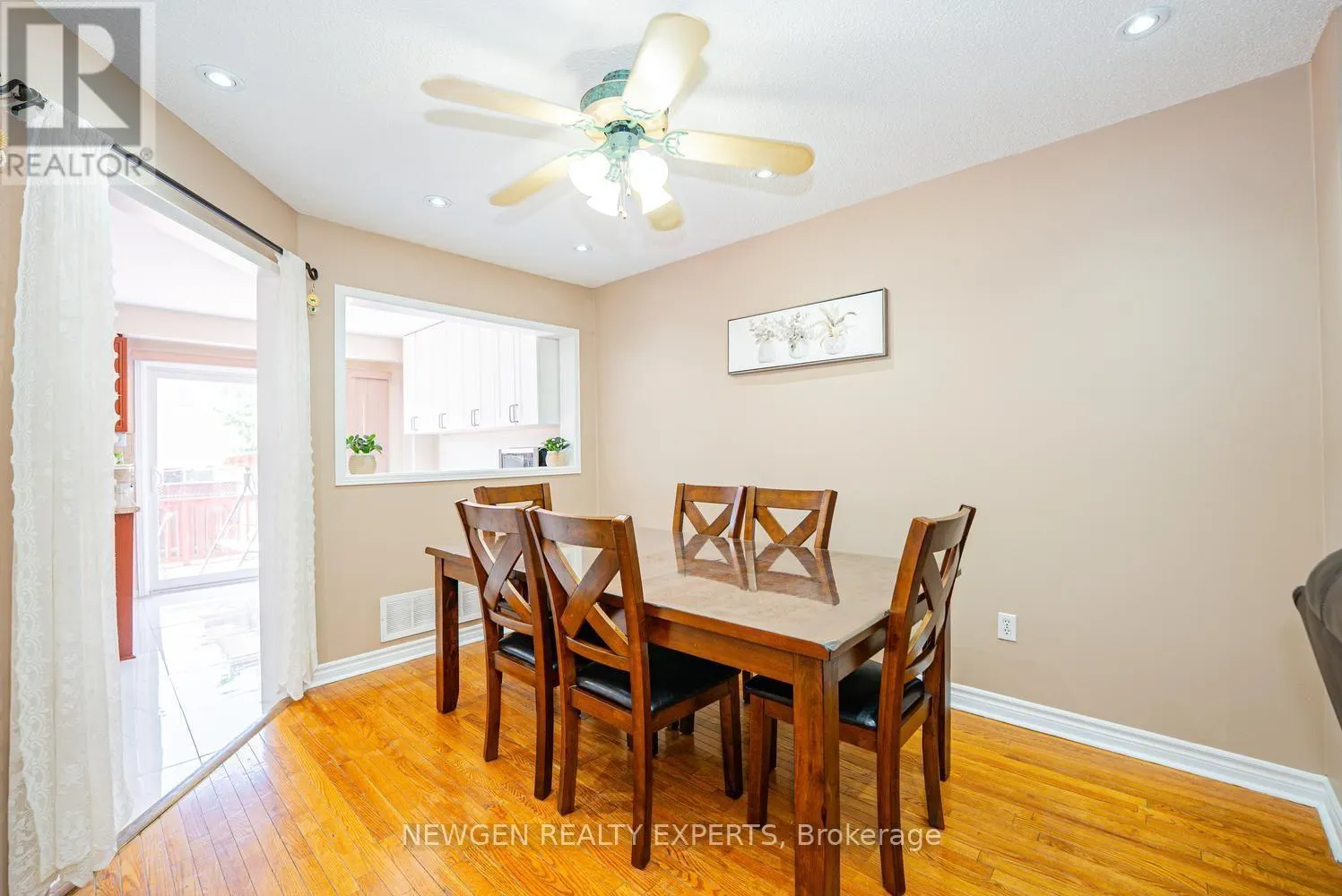 42 MCCLEAVE CRESCENT