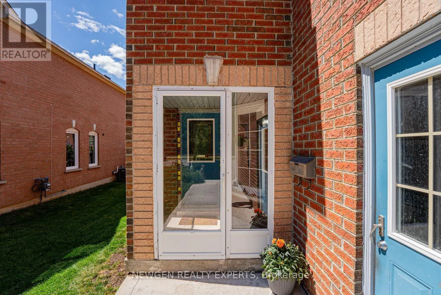 42 MCCLEAVE CRESCENT