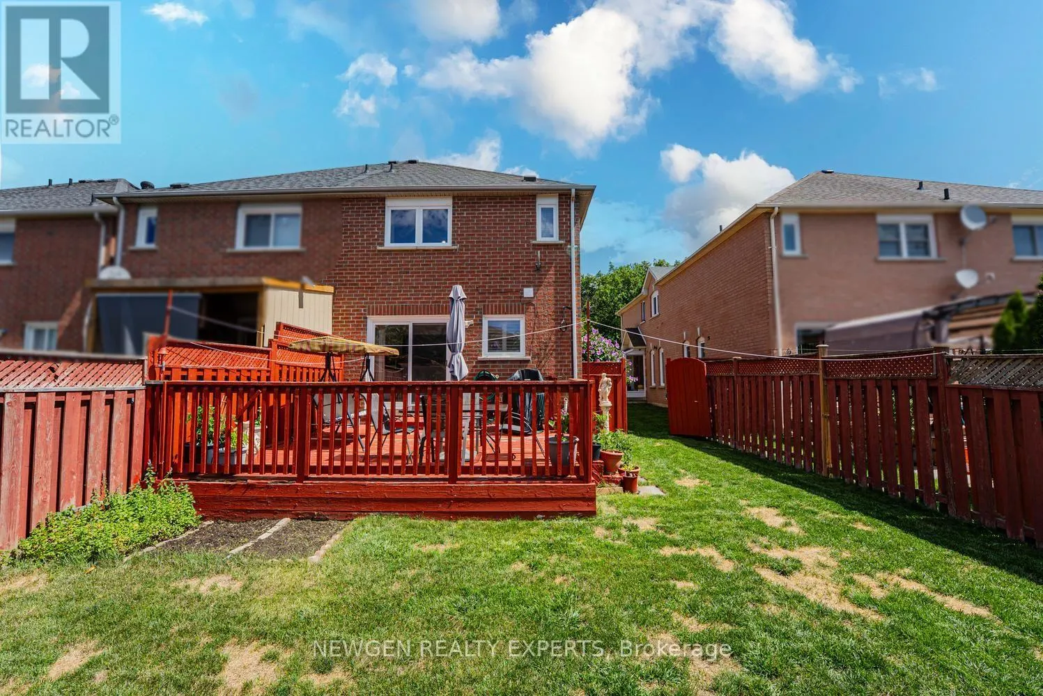 42 MCCLEAVE CRESCENT
