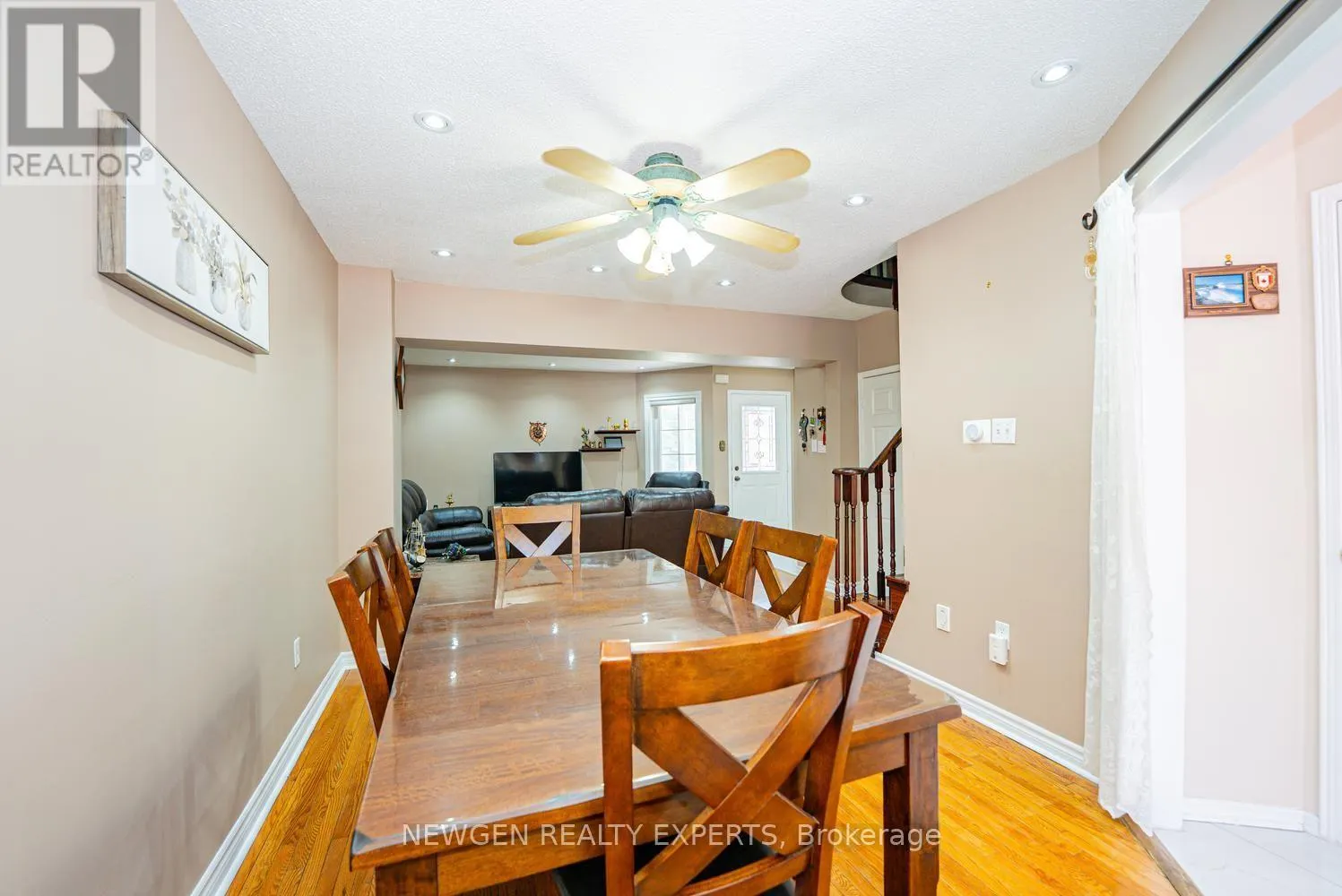 42 MCCLEAVE CRESCENT