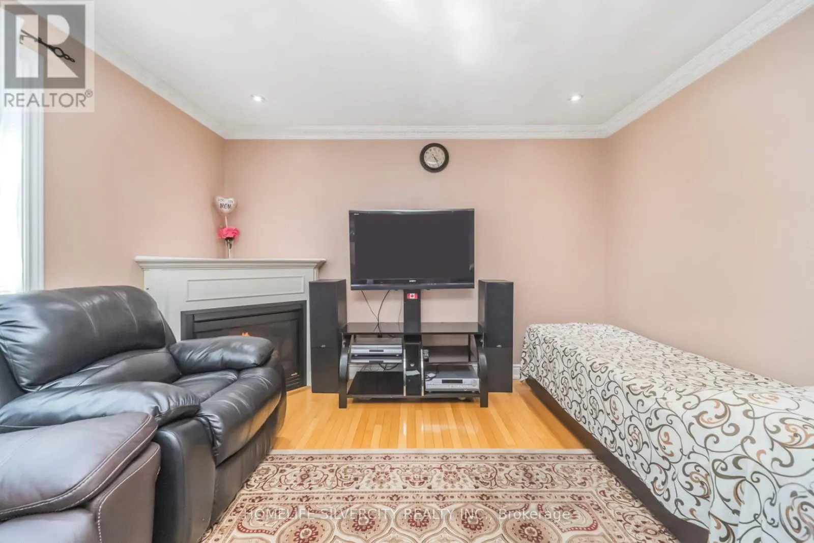 30 FAIRHILL AVENUE