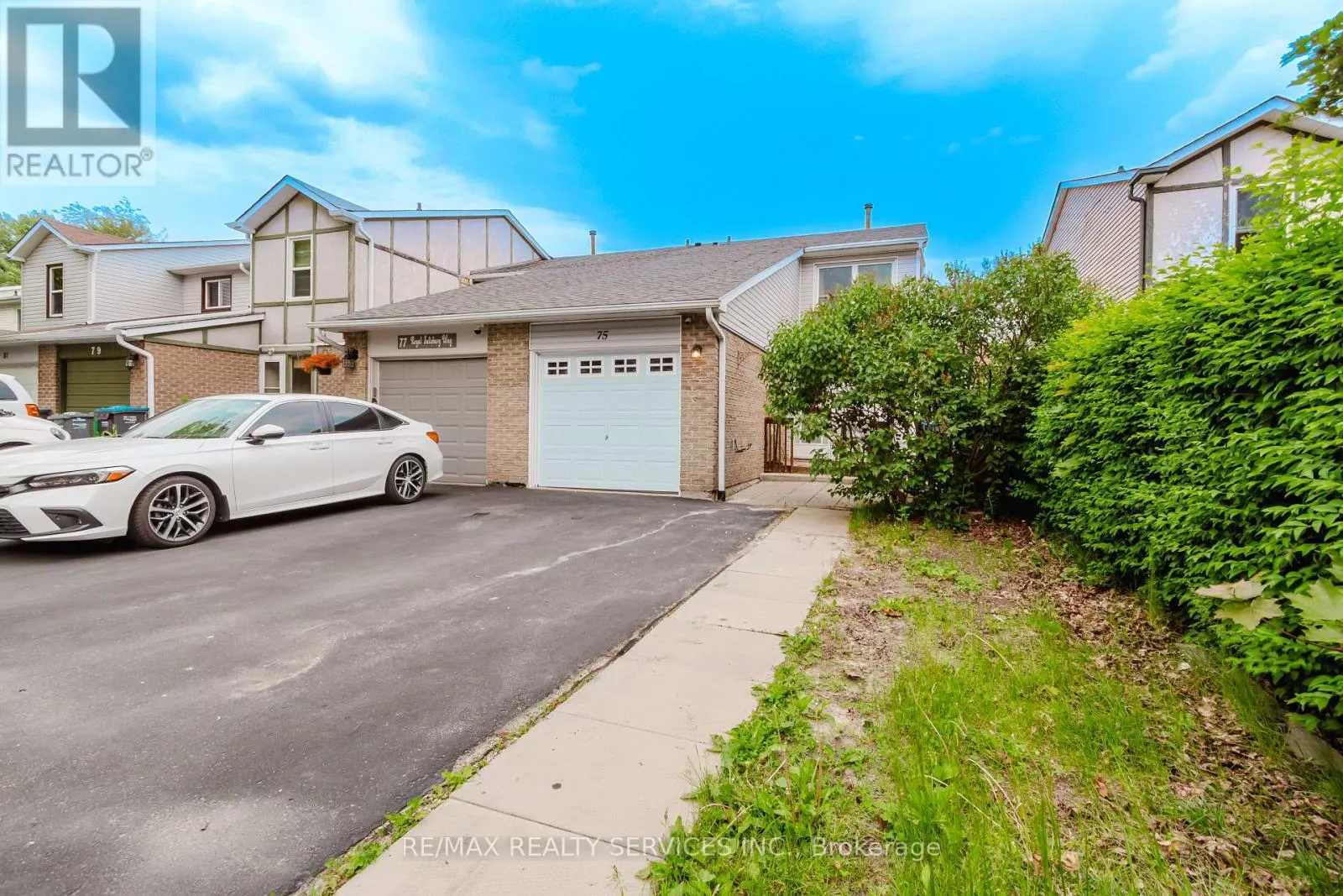 75 ROYAL SALISBURY WAY