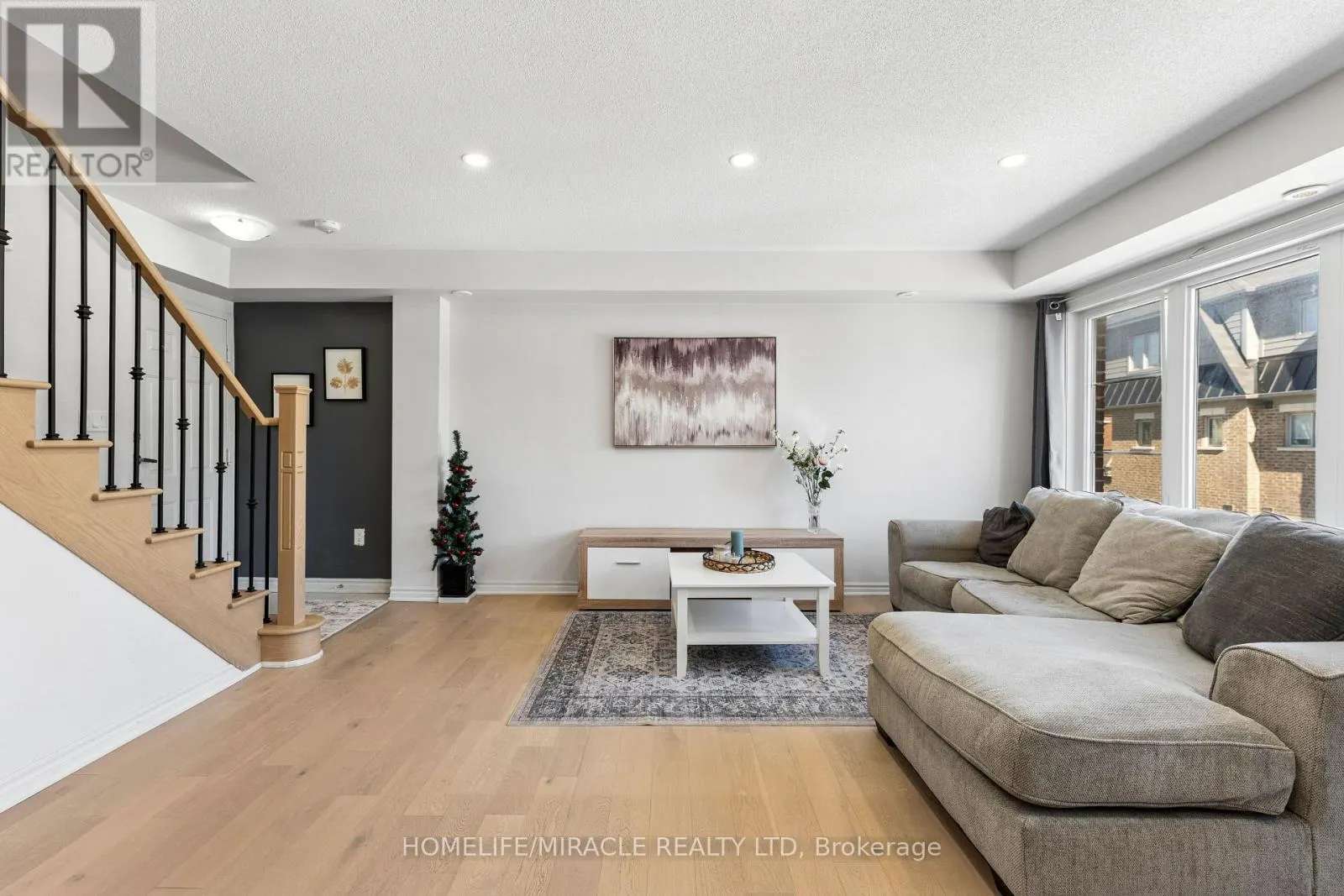144 - 200 VETERANS DRIVE