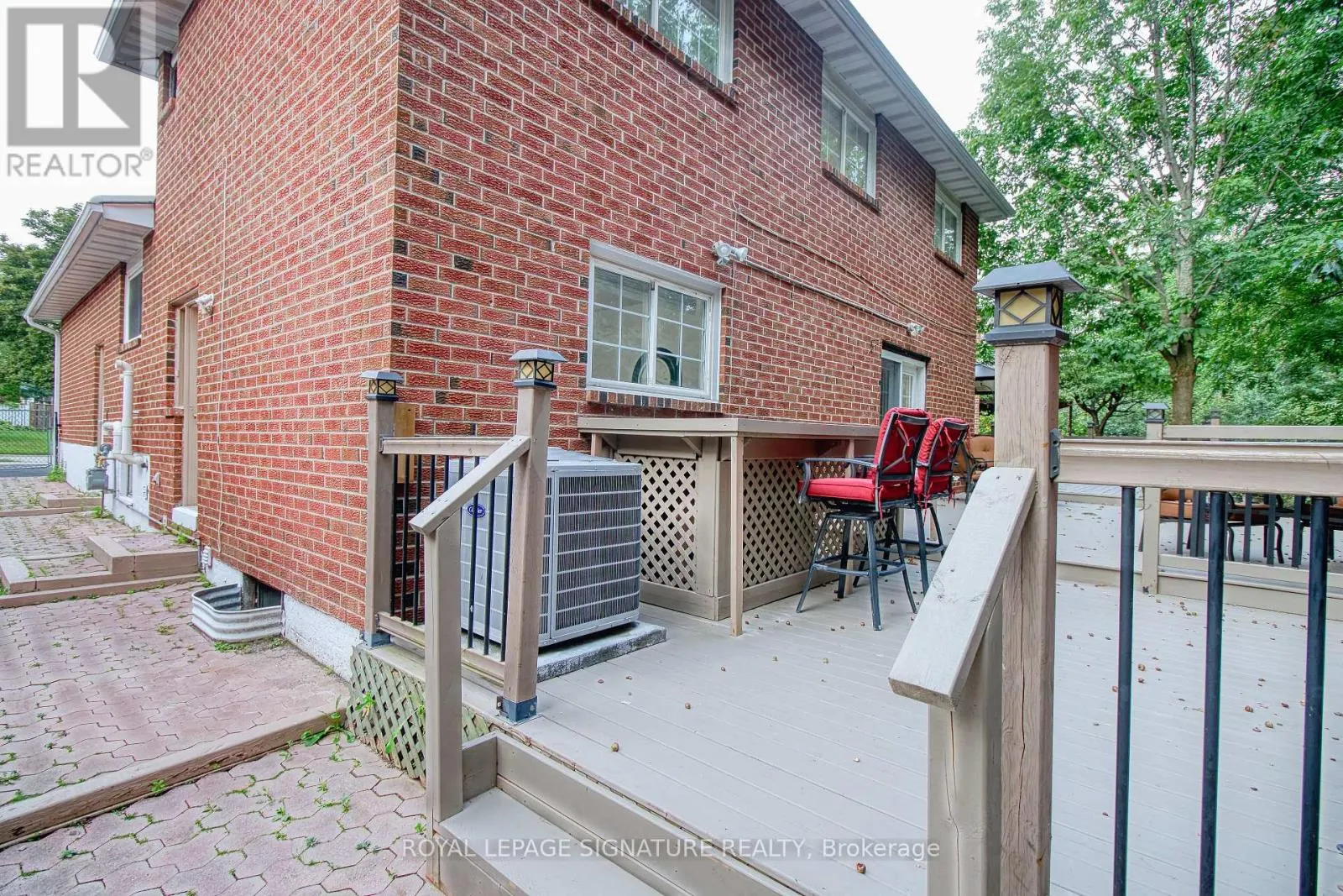 1414 HARMSWORTH SQUARE